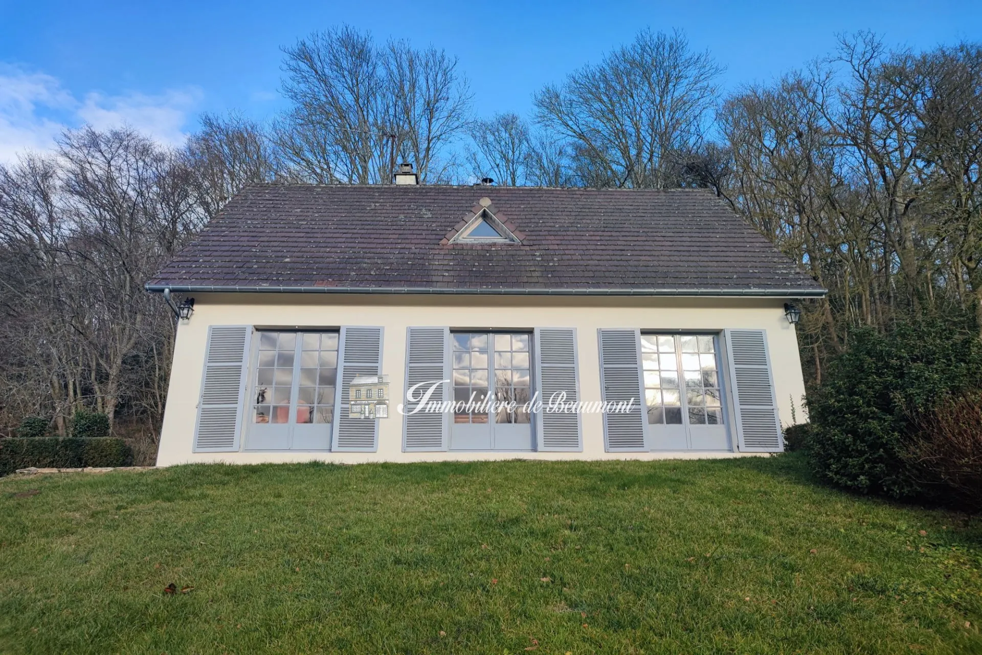 Maison à vendre à Beaumont le Roger - 3 chambres, grand terrain, proximité commodités