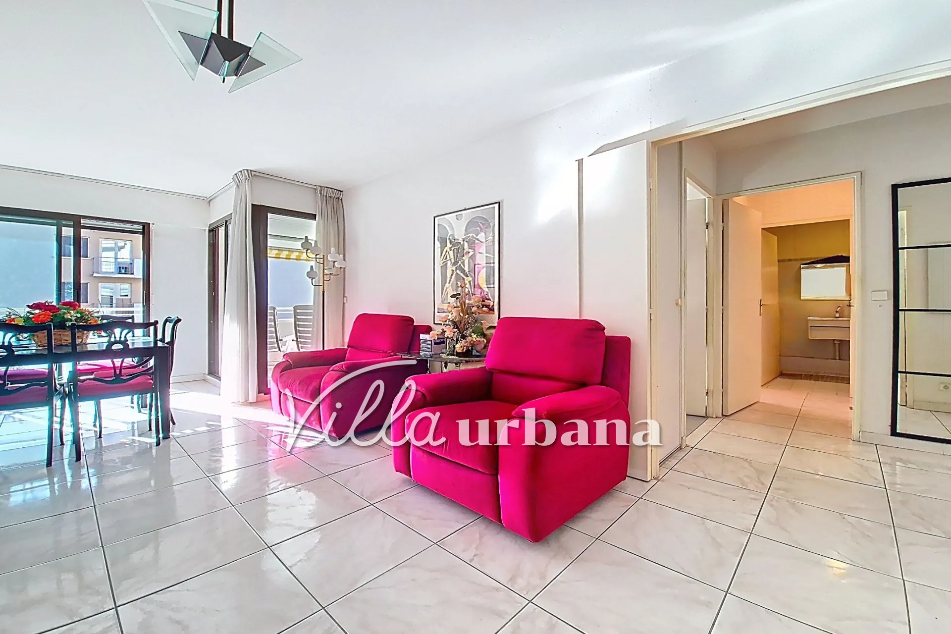 Appartement T2 à vendre à Juan-les-Pins, 50 m² avec terrasse et piscine 