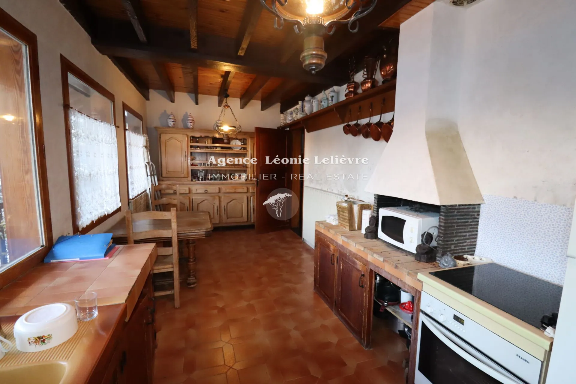 Maison à vendre à Colmars avec appartement, garage et vue panoramique 