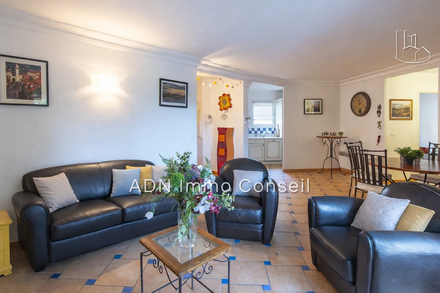 Vente appartement lumineux de 2 chambres avec terrasse, garage et piscine à Pont Royal 