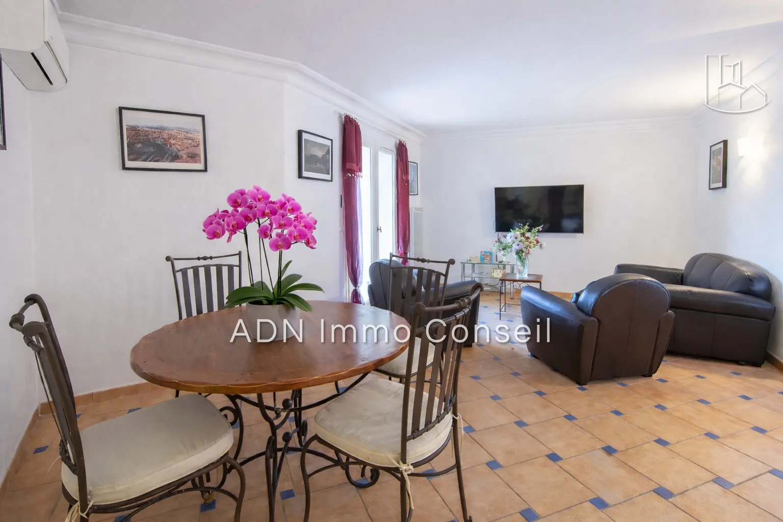 Vente appartement lumineux de 2 chambres avec terrasse, garage et piscine à Pont Royal 