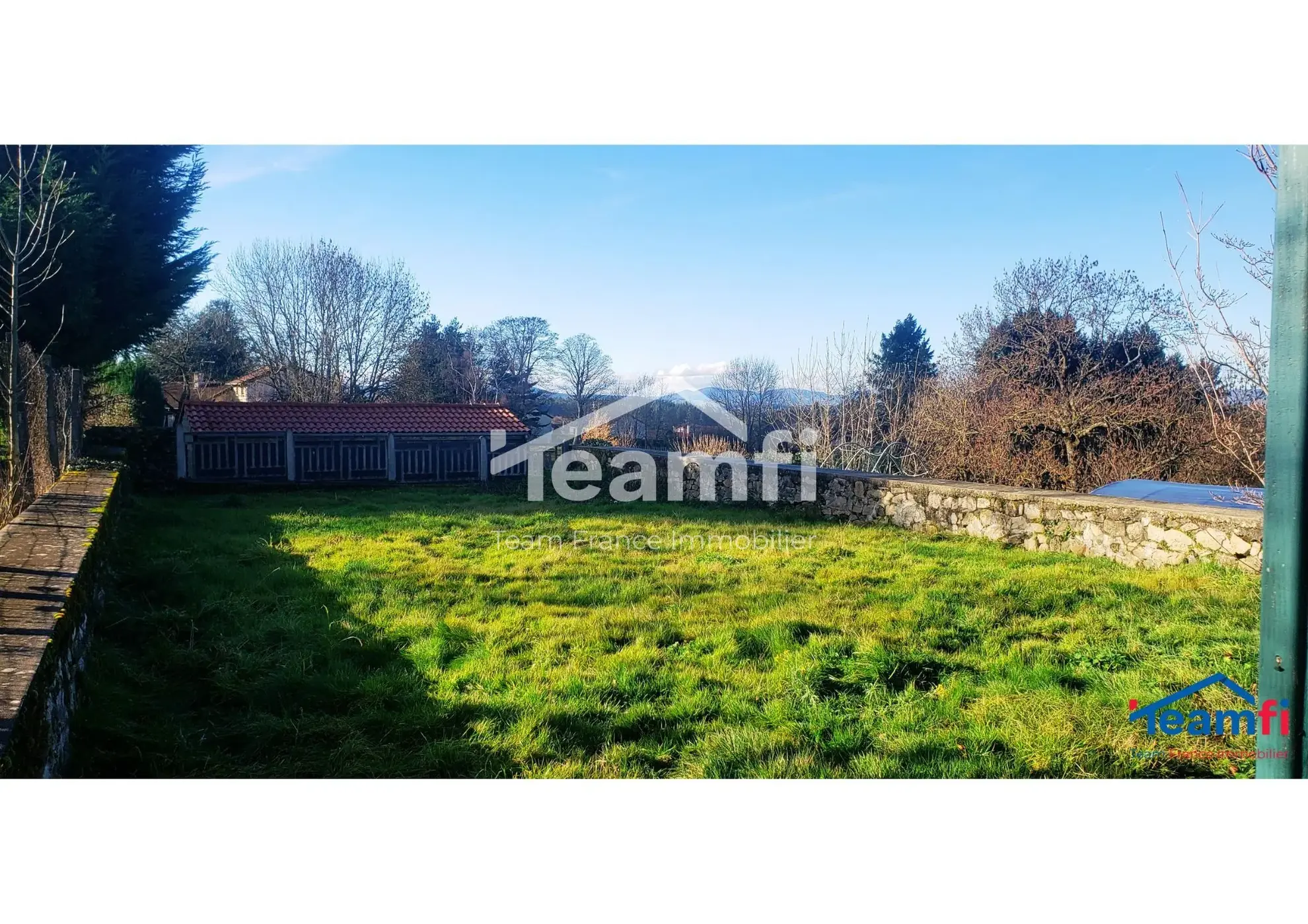 Terrain constructible de 300 m² au centre de Sainte-Sigolène