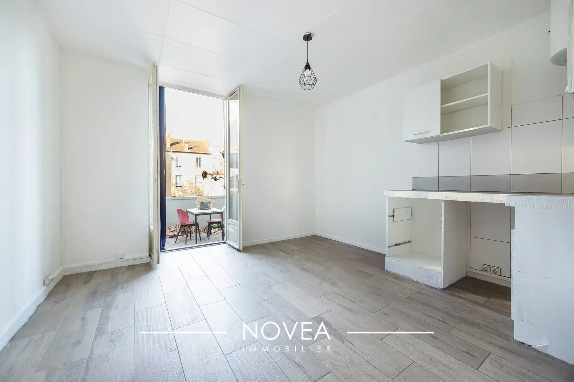 Studio lumineux de 17,95 m² avec terrasse à Lyon 8e / Grange Blanche 