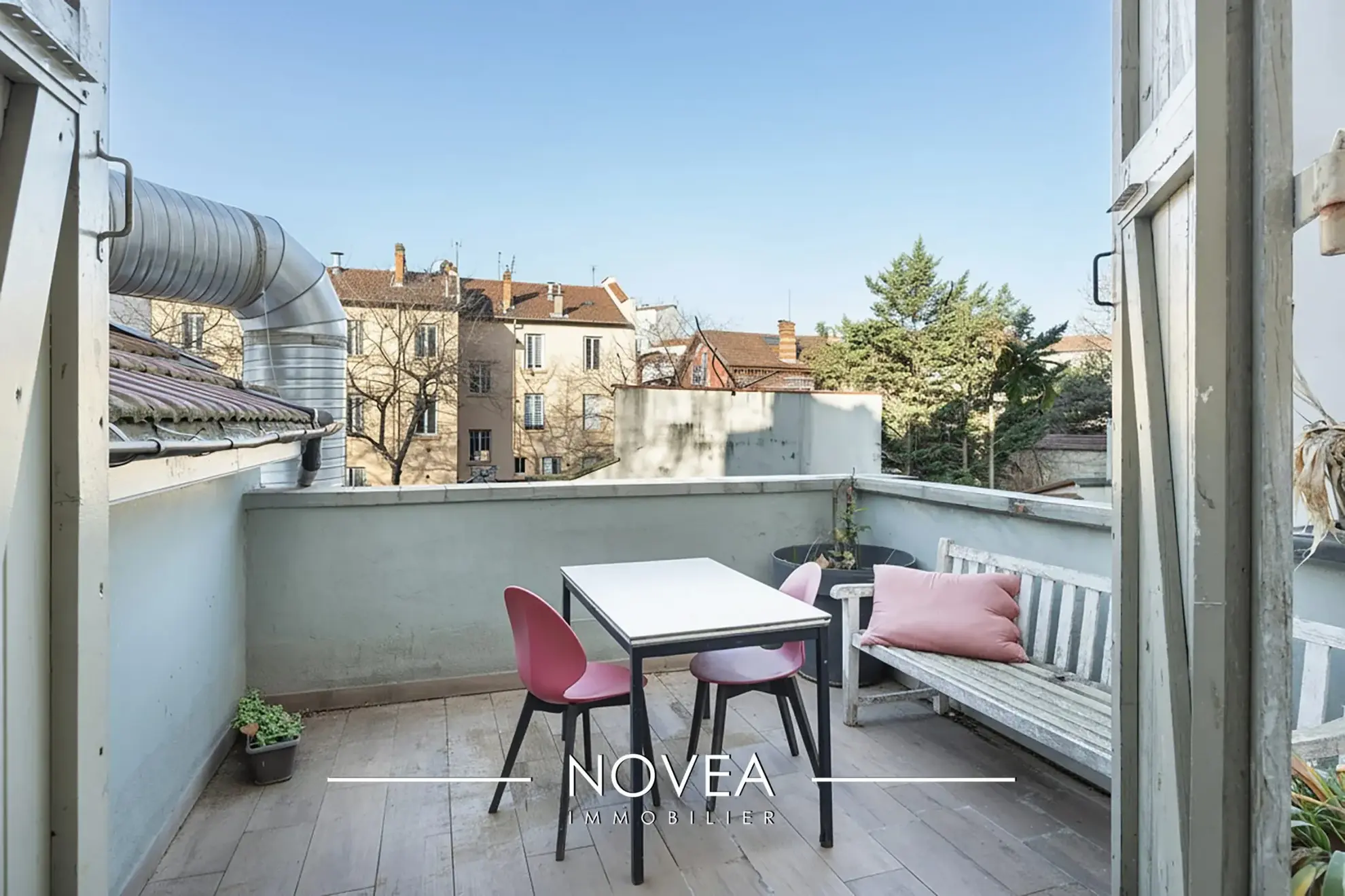 Studio lumineux de 17,95 m² avec terrasse à Lyon 8e / Grange Blanche 