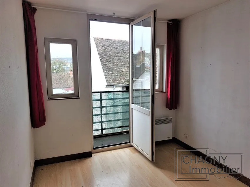 Maison à vendre à Beaune avec séjour, chambre et terrasse - Opportunité à saisir 