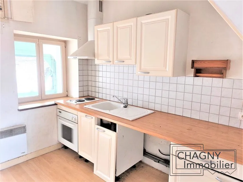 Maison à vendre à Beaune avec séjour, chambre et terrasse - Opportunité à saisir 