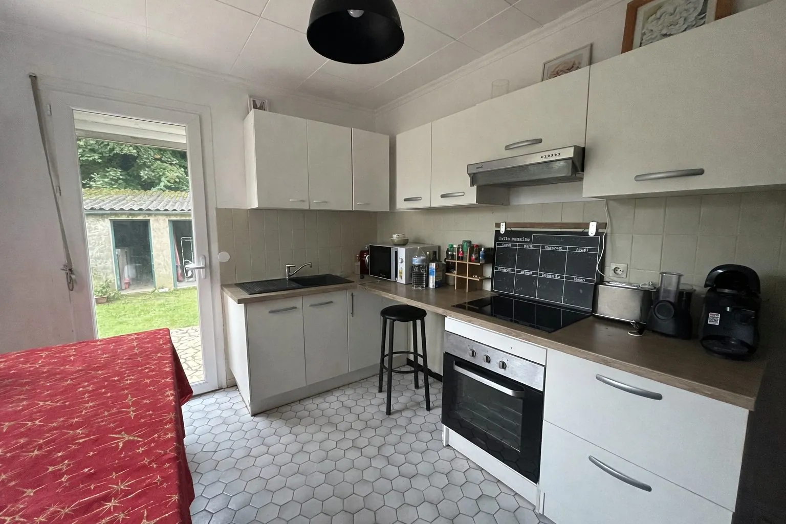 Maison semi-individuelle à Ferques avec jardin et garage 