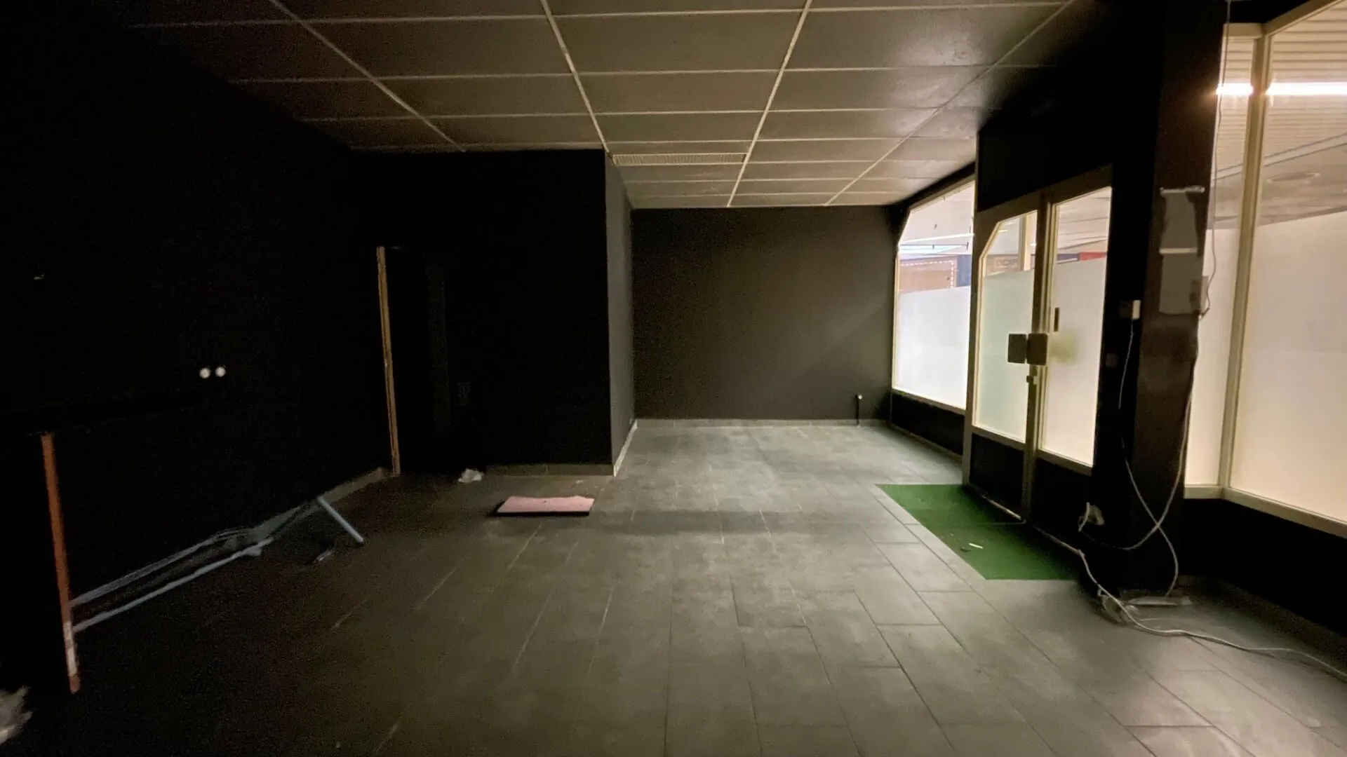 Local commercial à vendre à Mayenne avec vitrine de 73 m² 