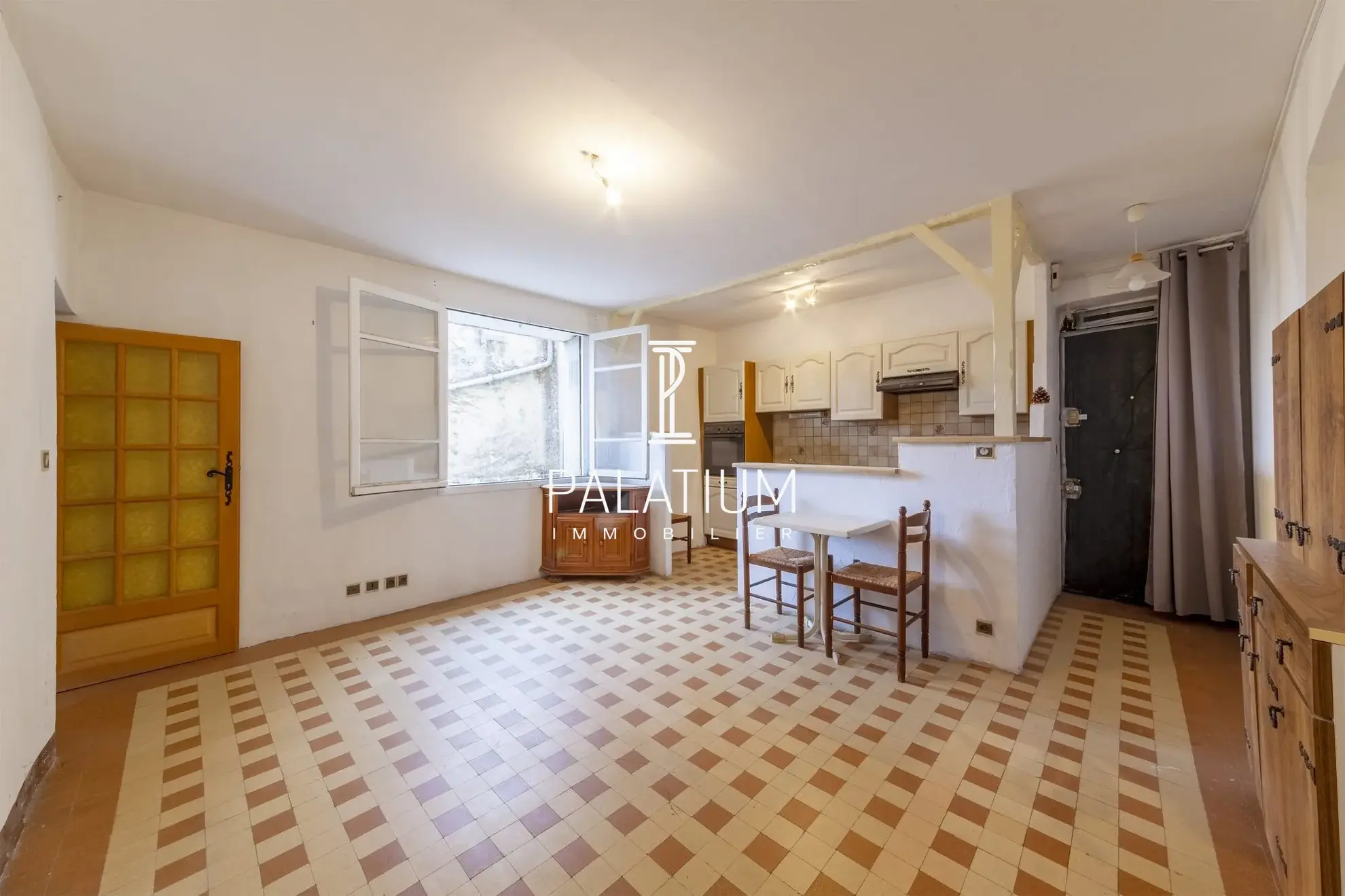Appartement à vendre à Gréoux-les-Bains avec deux chambres