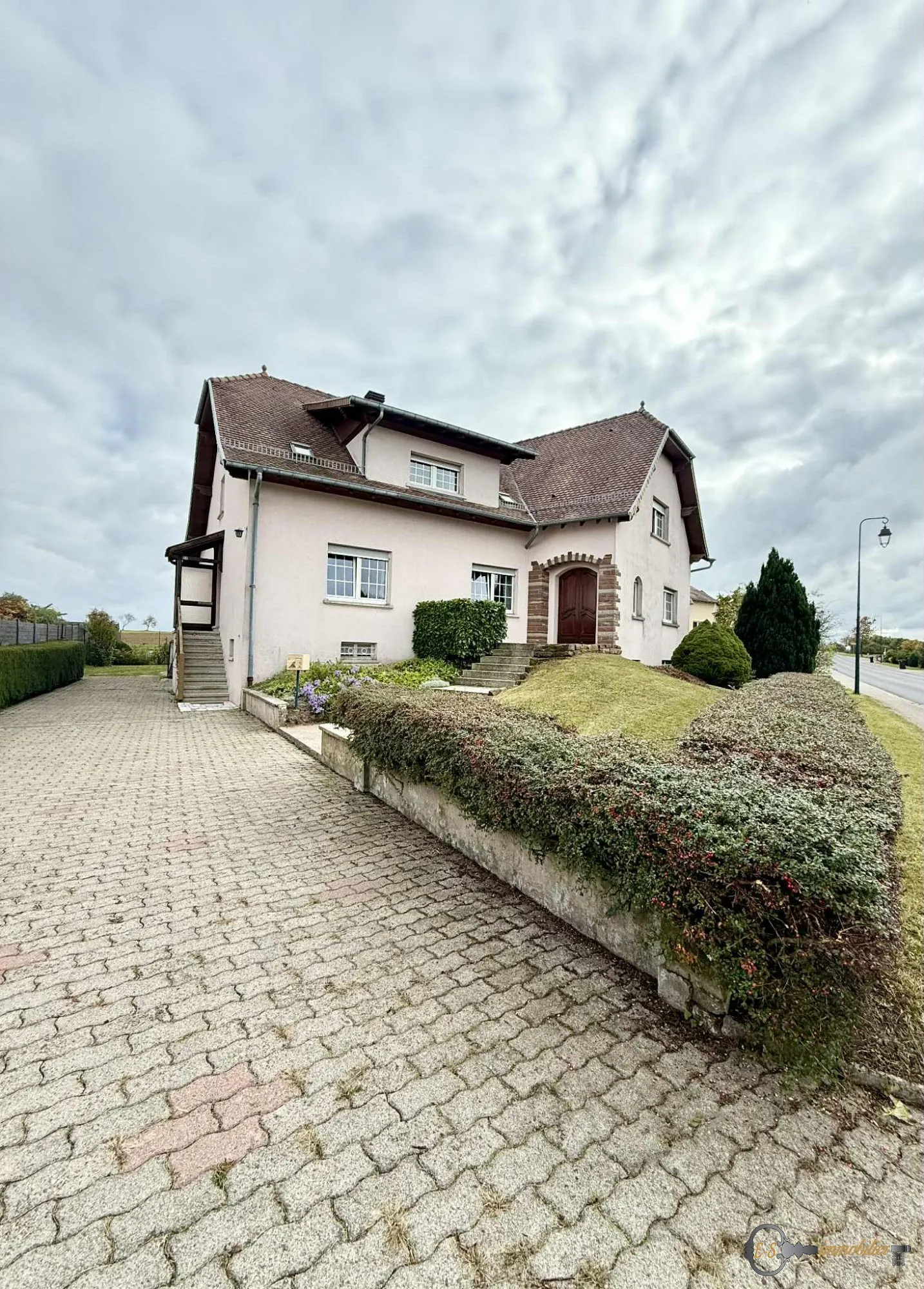 Maison individuelle spacieuse avec deux accès à Petit-Réderching