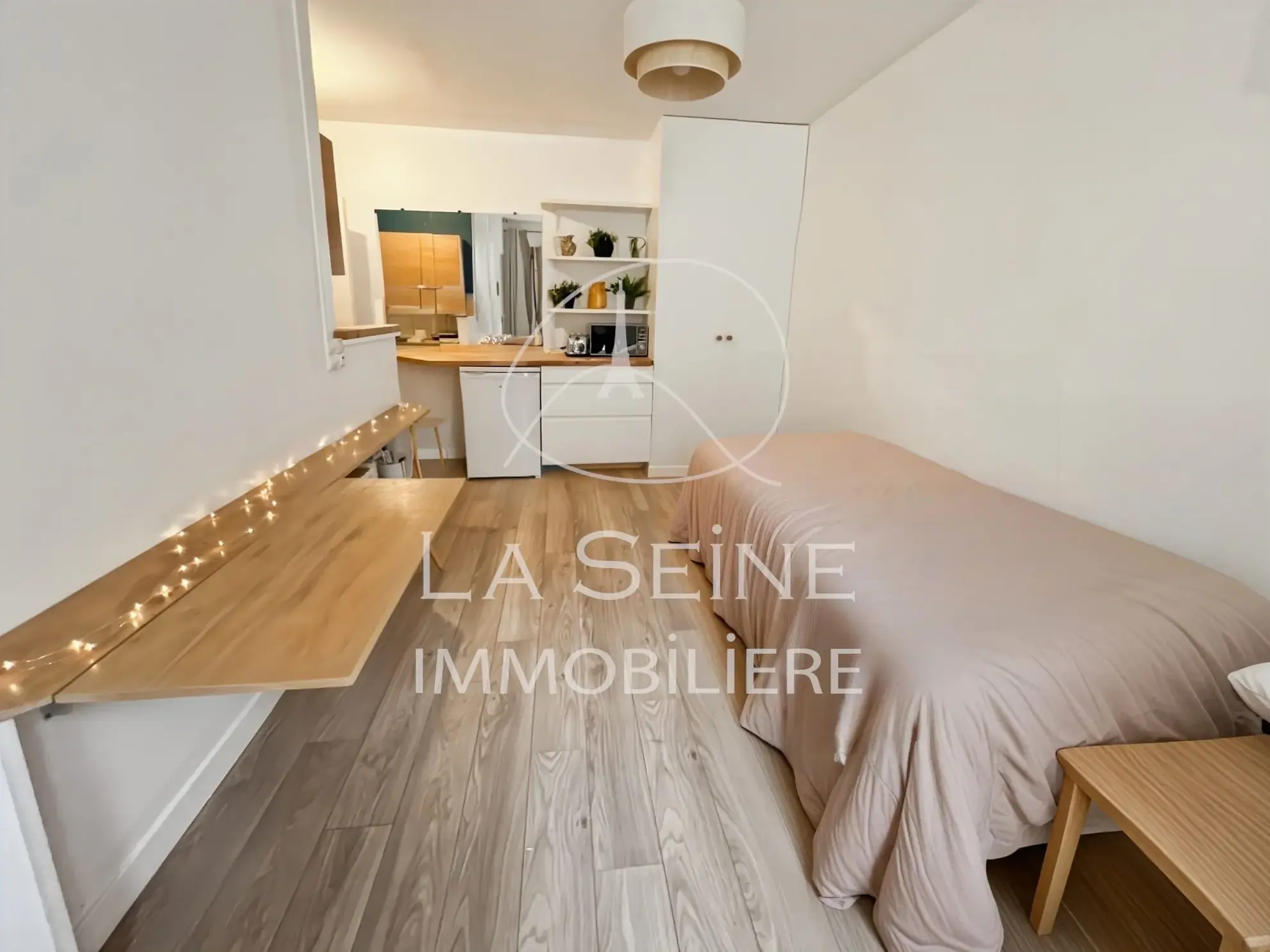 Studio à vendre à Paris 18ème proche Gare du Nord - Investissement ou pied-à-terre 