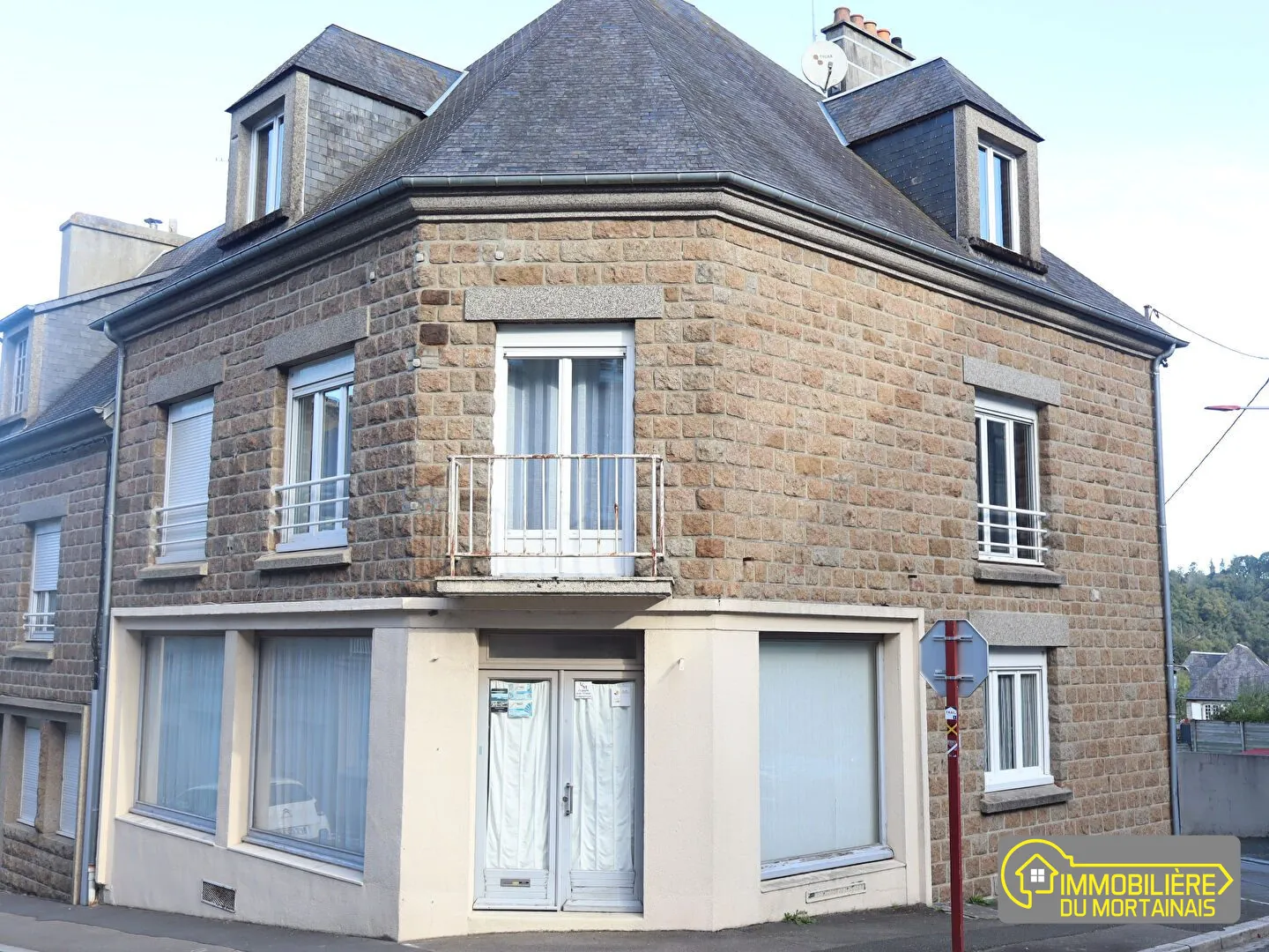 Maison de ville à Mortain-Bocage de 145 m² avec jardin et garage