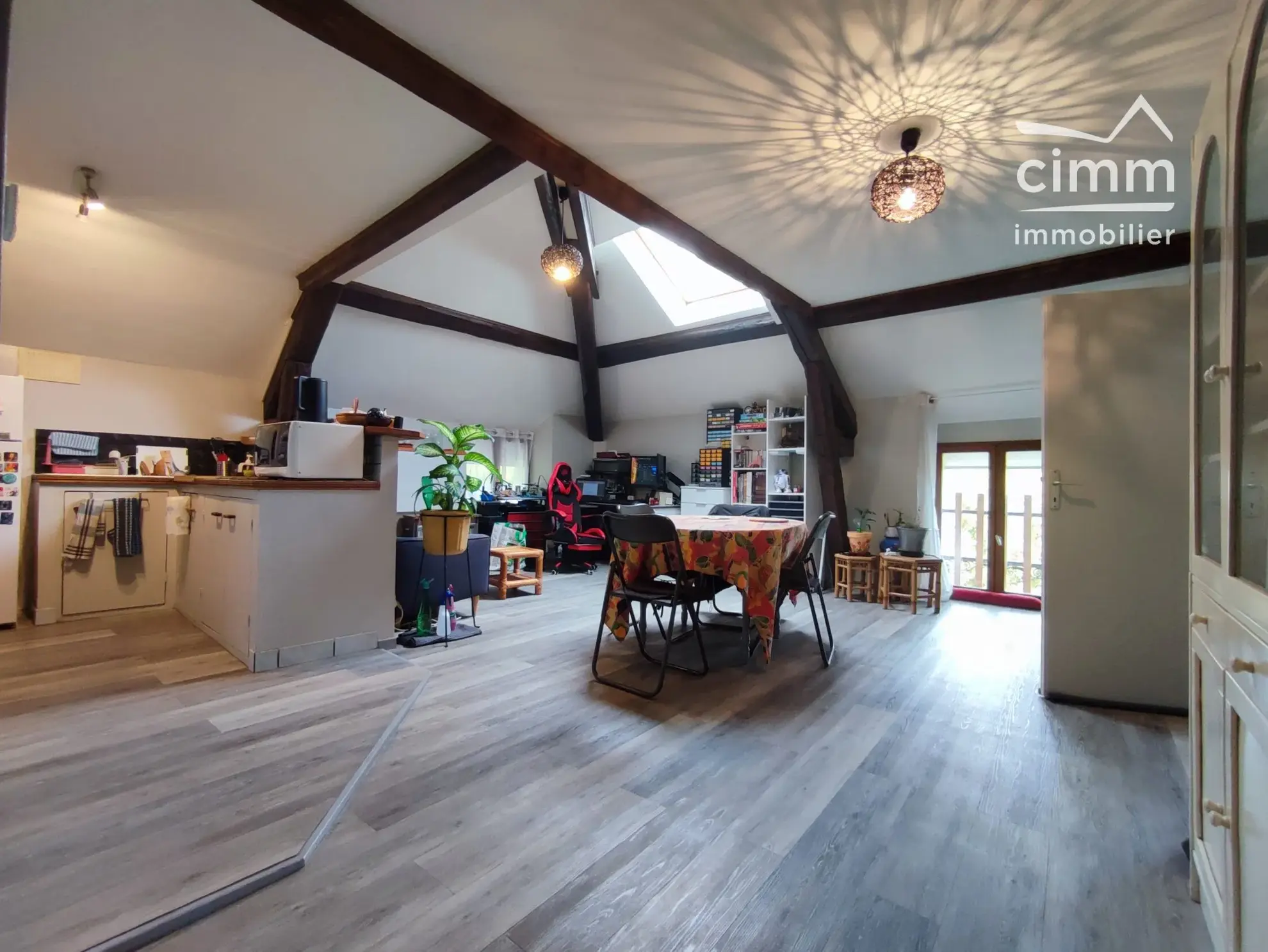 Appartement T3 à vendre à Tullins, dernier étage, locataire en place 
