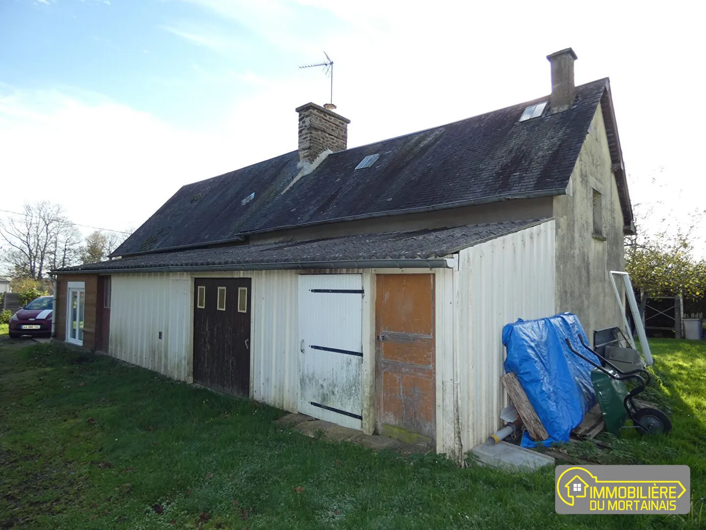 Maison de campagne à Grandparigny avec 3 chambres et grand terrain 