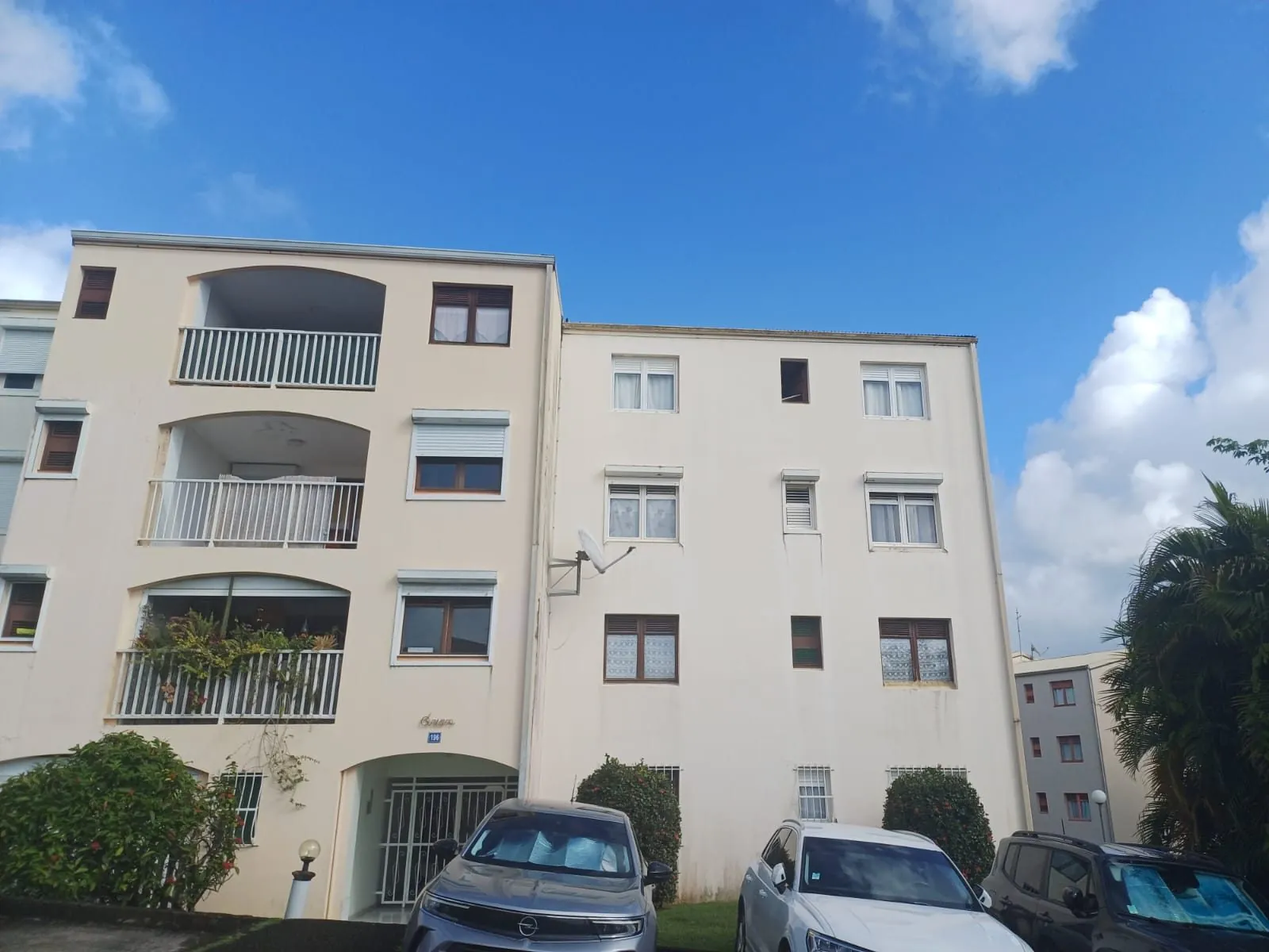 Appartement T3 de 70 m² à Acajou, Le Lamentin, proche commodités