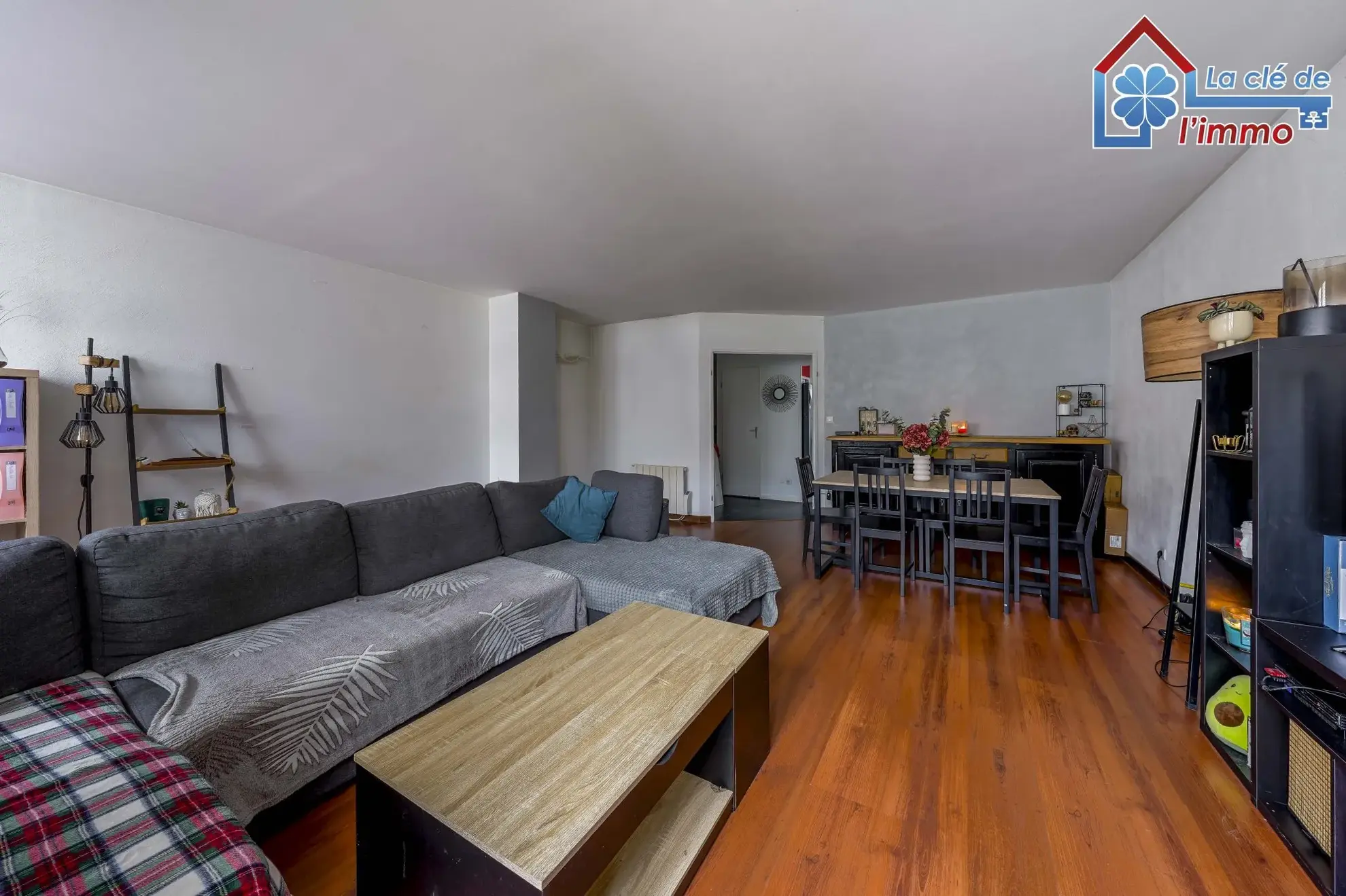 Appartement T4 Duplex Lumineux avec Balcons et Parking à Moissy-Cramayel 
