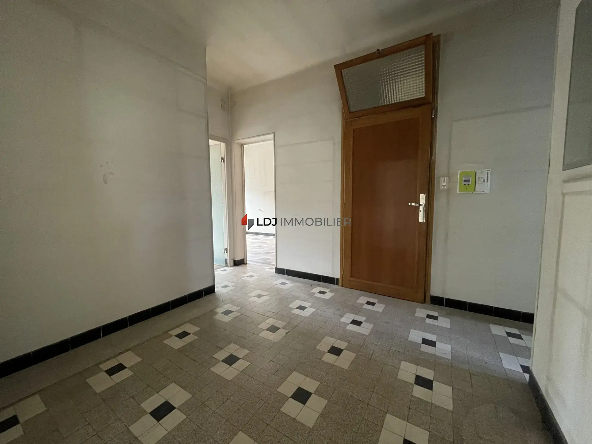 Appartement à Rénover avec Balcon à Perpignan - Potentiel de Transformation