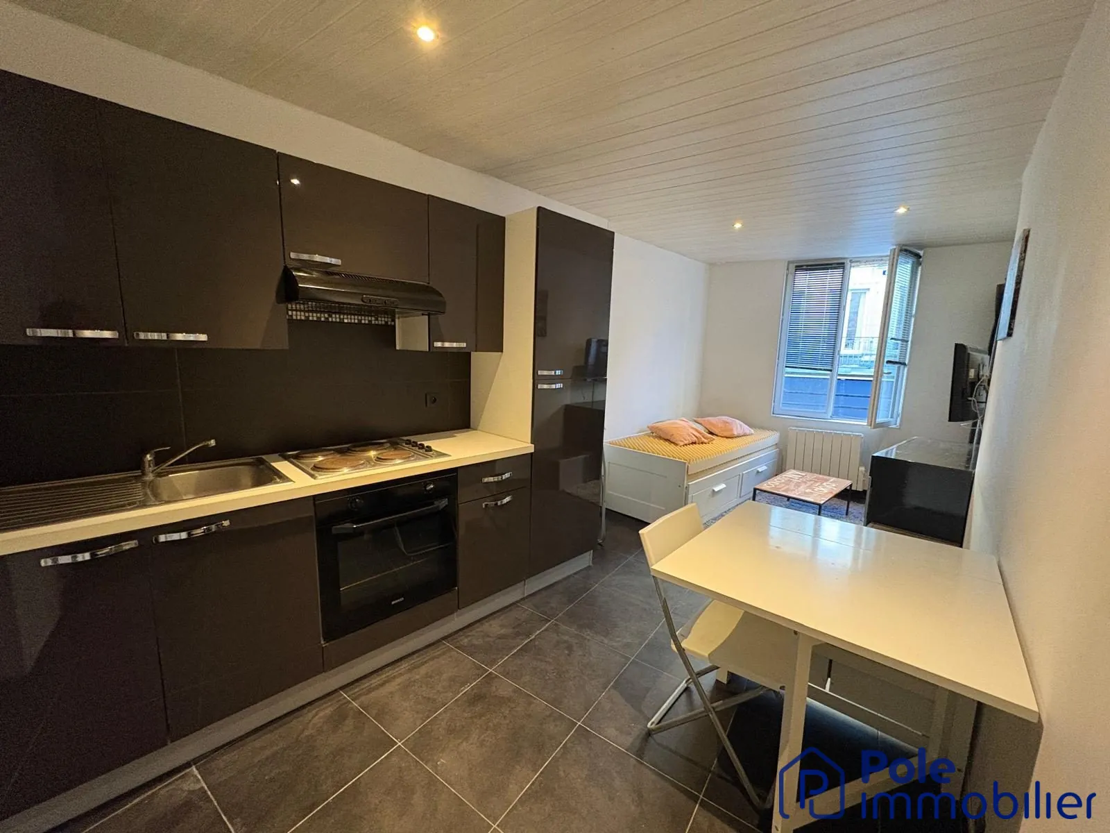 Studio Hyper Centre Caen Vente studio de 16,21 m² à Caen, quartier historique, lumineux et idéalement situé