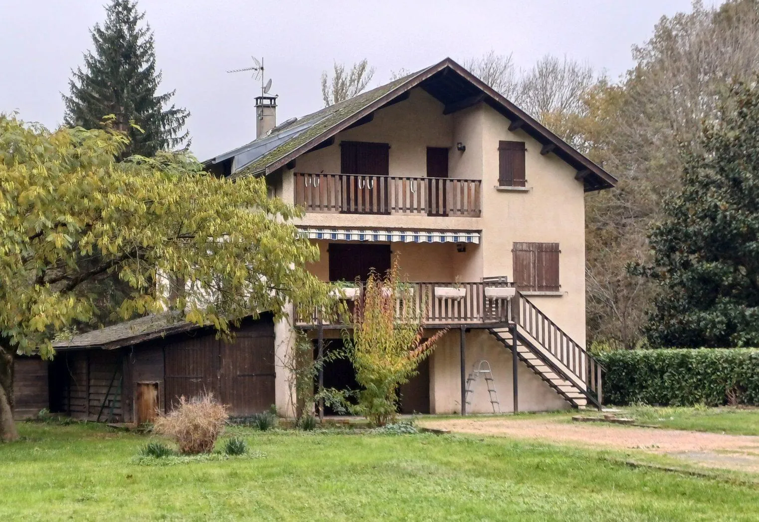 Villa à vendre à Saint-Béat-Lez avec 4 chambres et vue montagne