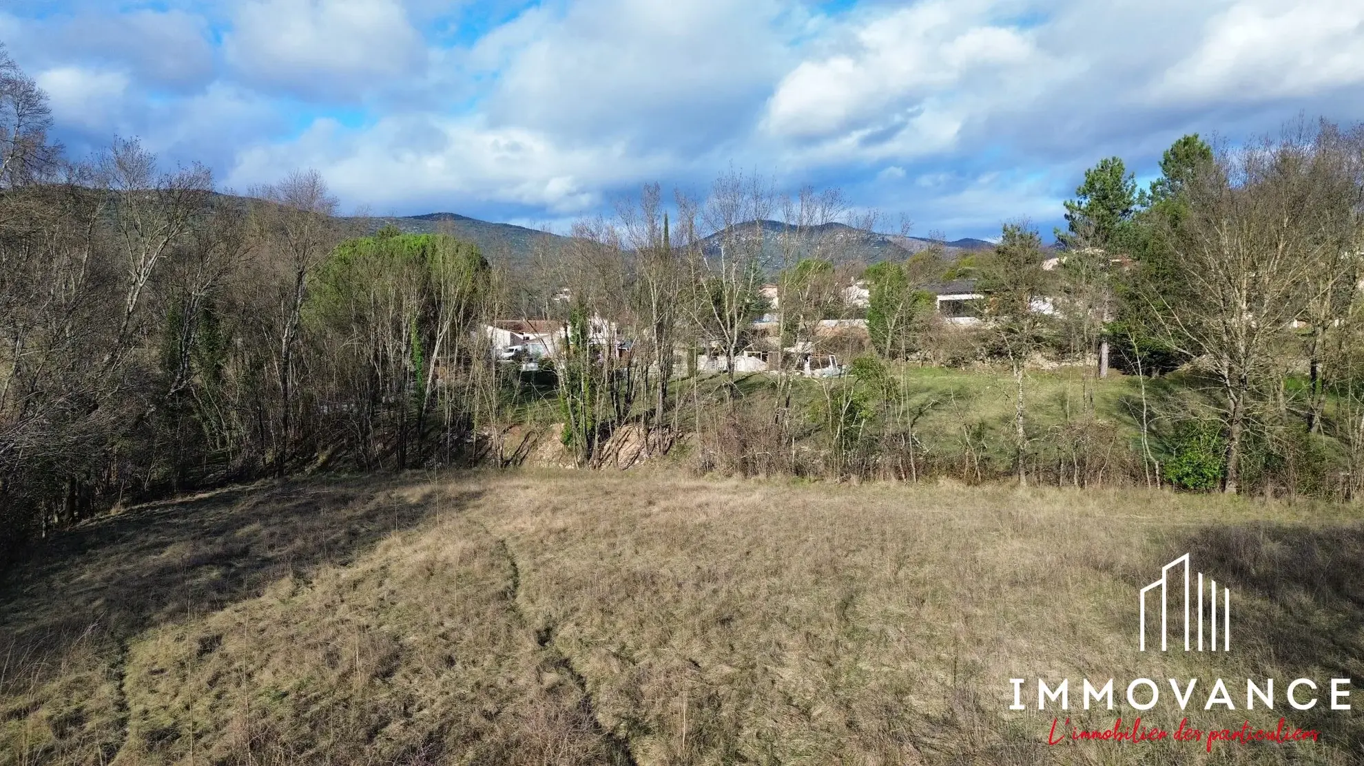 Terrain constructible à vendre à Laroque (34190) – Environnement calme et ensoleillé 
