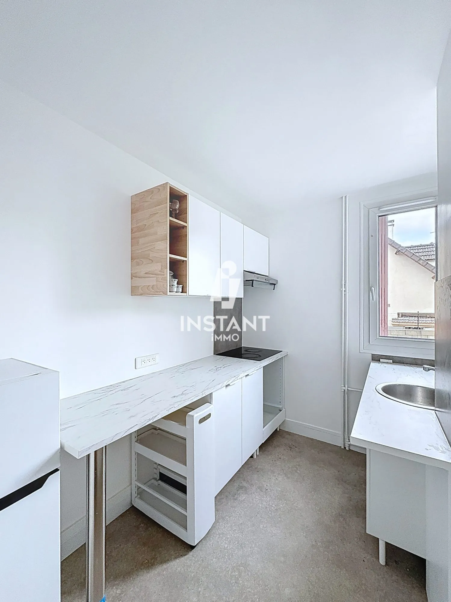 Appartement 2 pièces entièrement rénové avec balcon à Bobigny 
