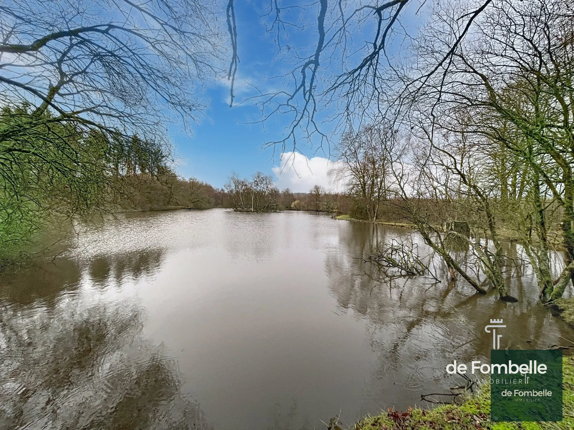 Etang de 2 hectares au cœur du Parc Naturel Normandie-Maine à Magny-le-Déssert