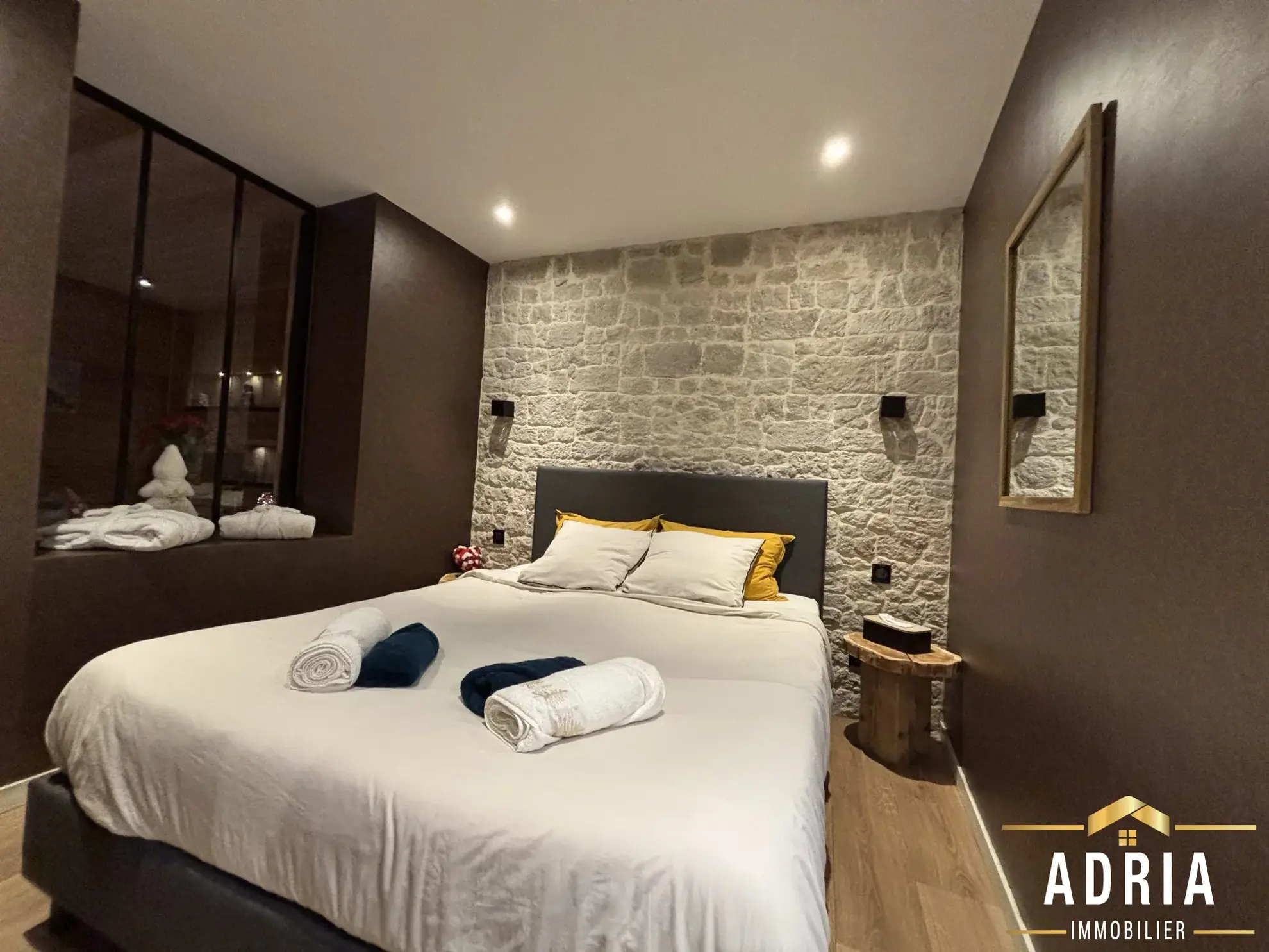 Investissement locatif clé en main à Raon-l'Étape avec studio meublé et jacuzzi