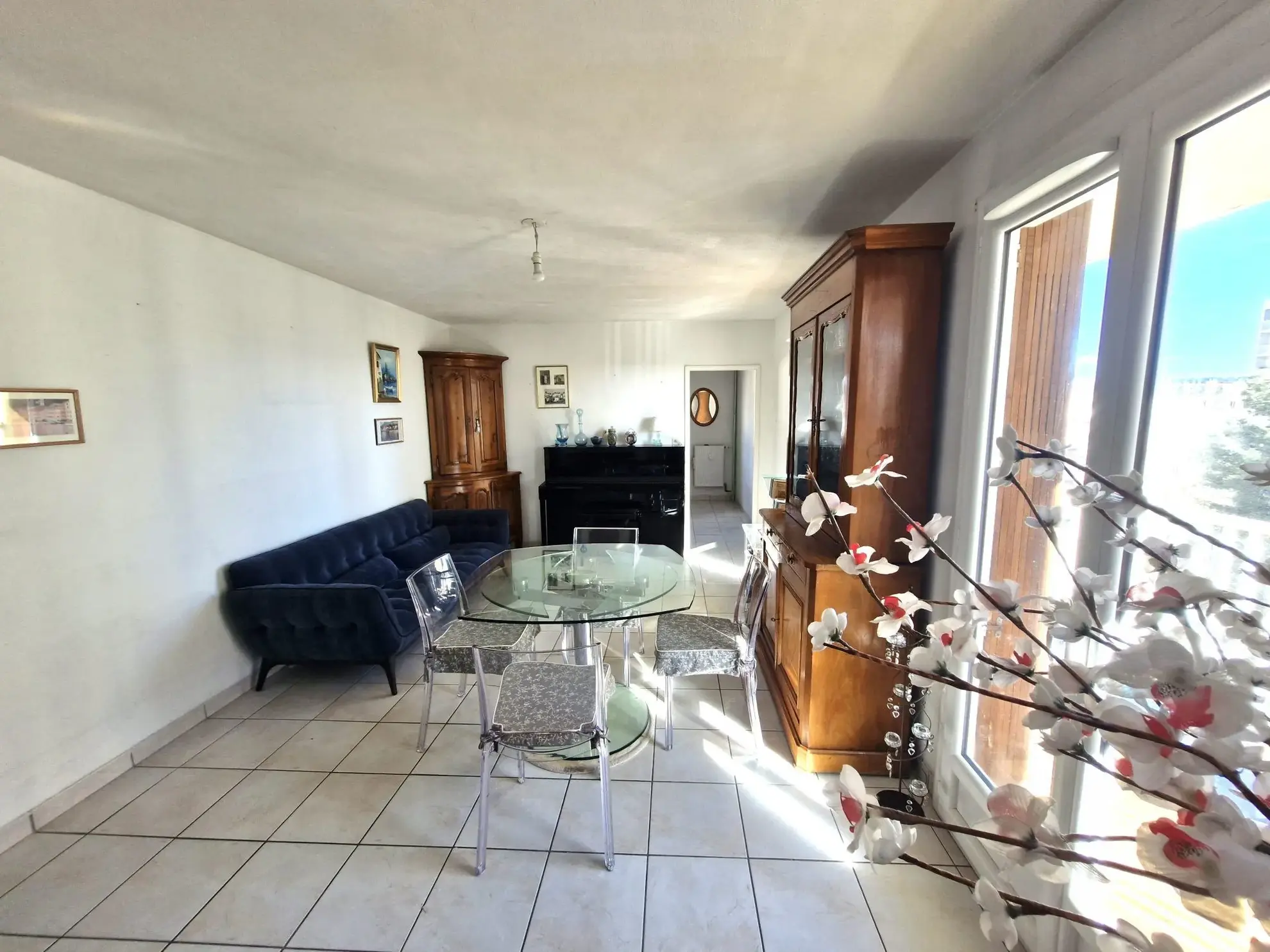 Grand appartement 4 pièces avec balcons et cave à La Valette du Var 