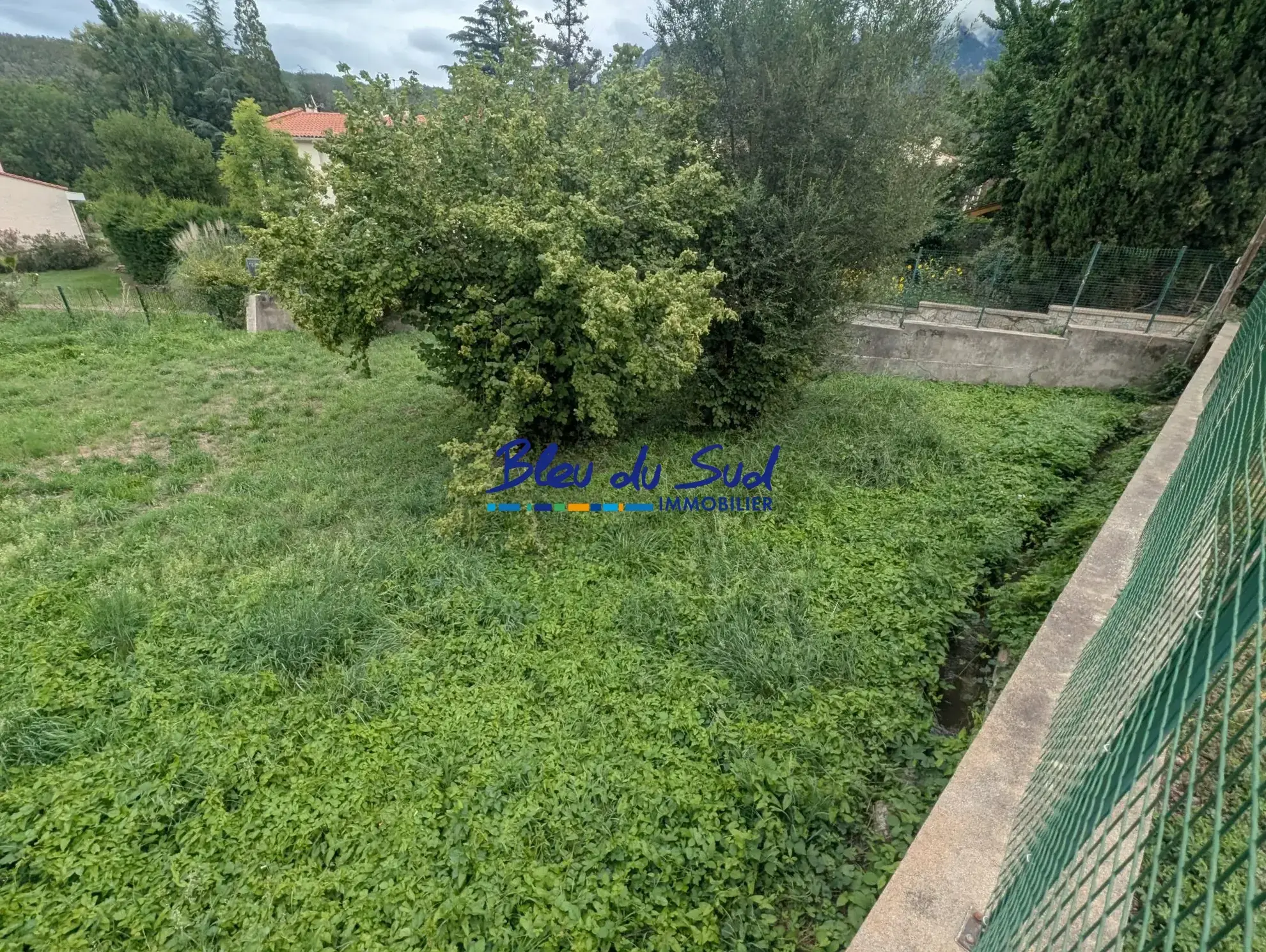 Terrain constructible de 541 m² à Vernet-les-Bains, quartier résidentiel 