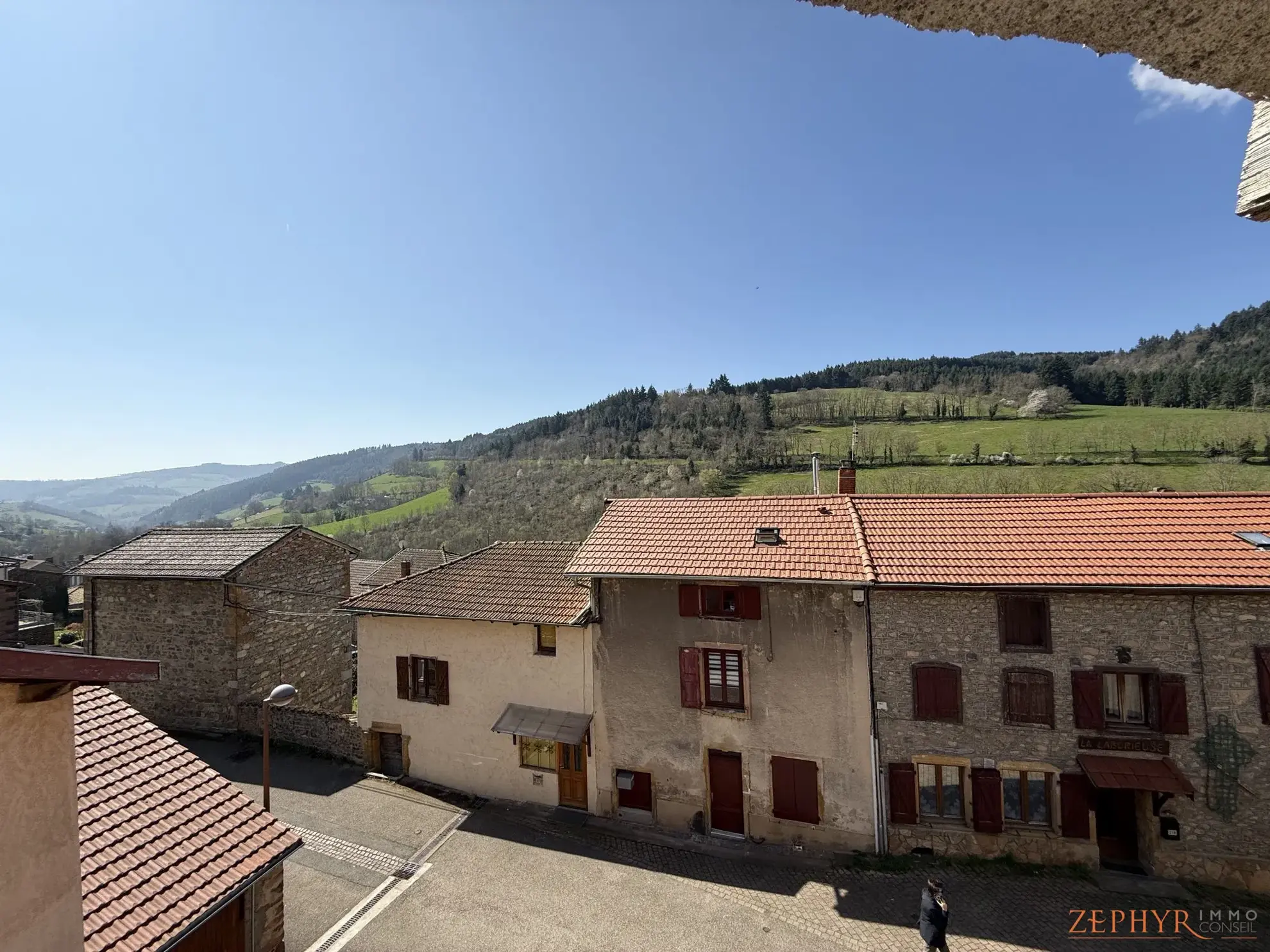 Maison de village à Valsonne - 3 chambres, caves, vue campagne