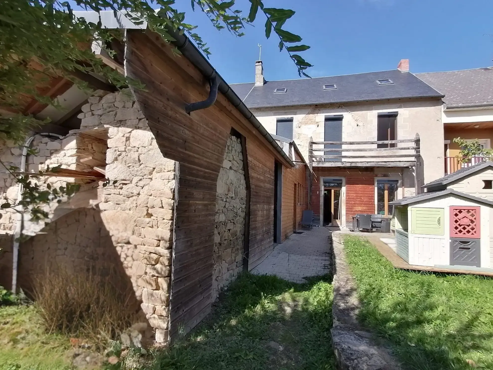 Maison à Ajain avec grande potentialité pour investissement locatif 