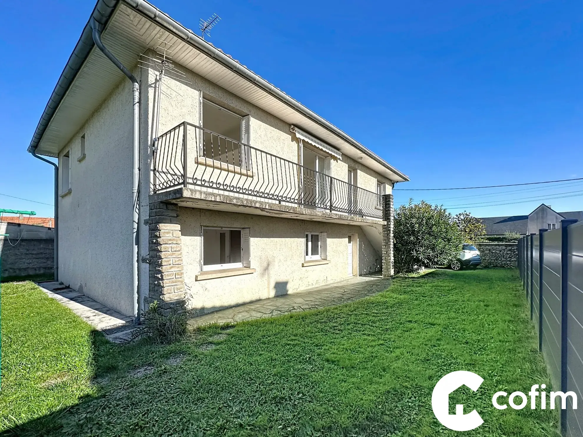 Maison 150 m² à Laloubère avec 4 chambres et jardin