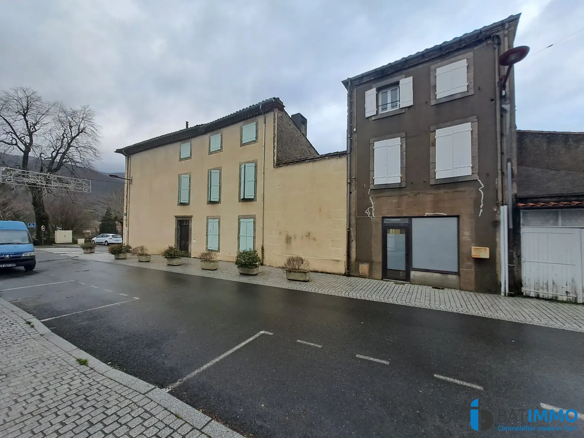 Immeuble locatif à vendre à Saint-Amans-Valtoret avec rentabilité de 8 % 