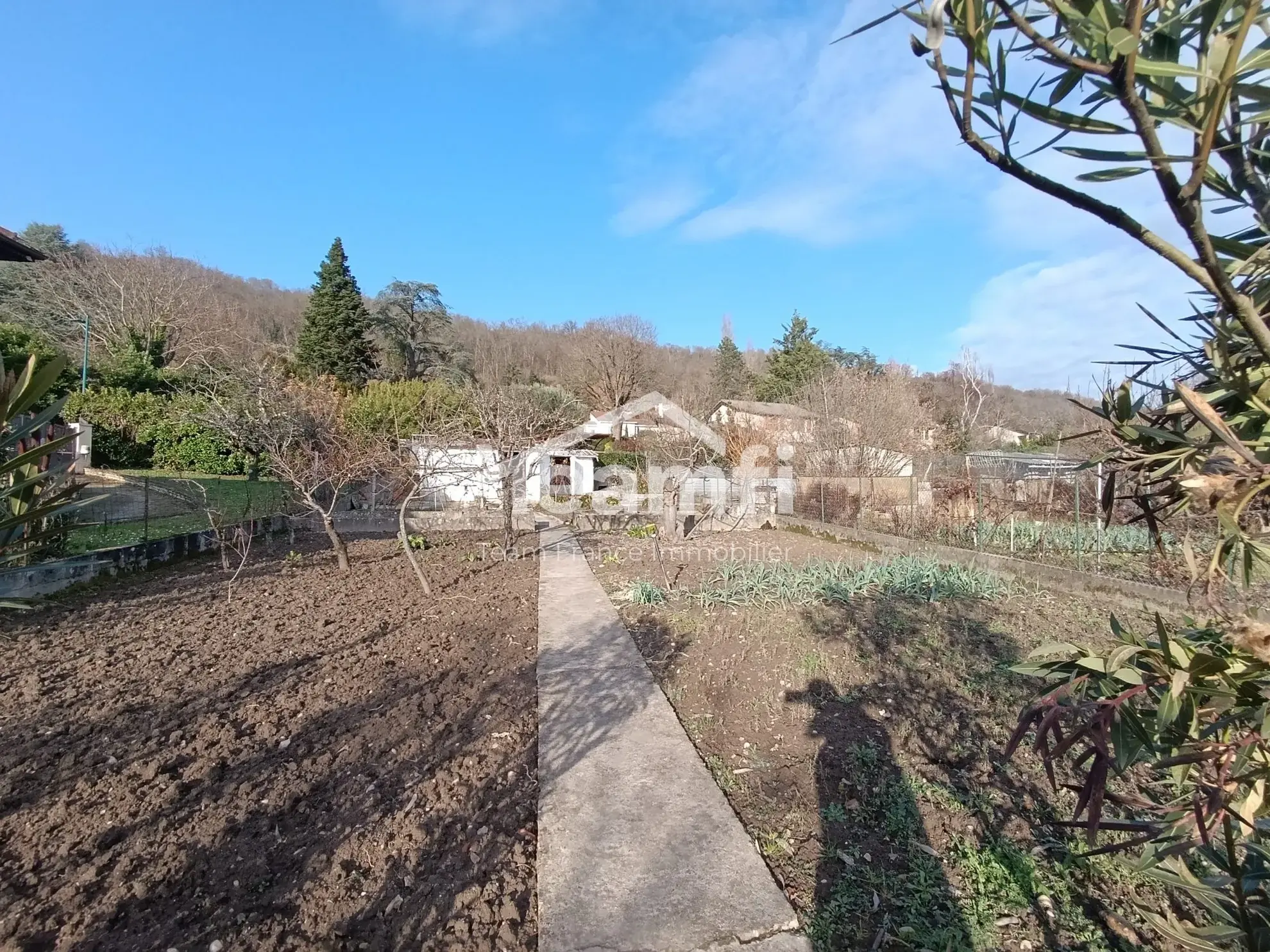 Terrain constructible à vendre à Miribel – Emplacement idéal