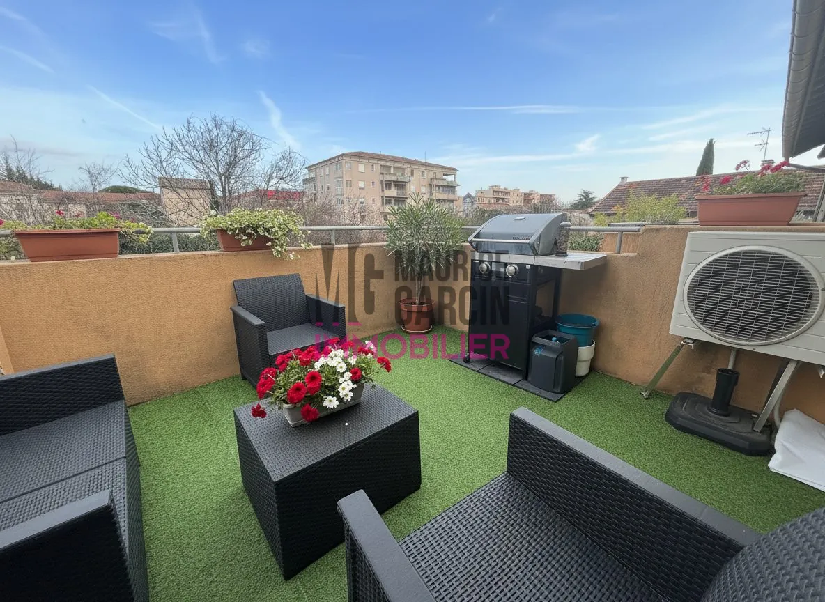 Bel appartement T2 avec terrasse et stationnement à Carpentras 
