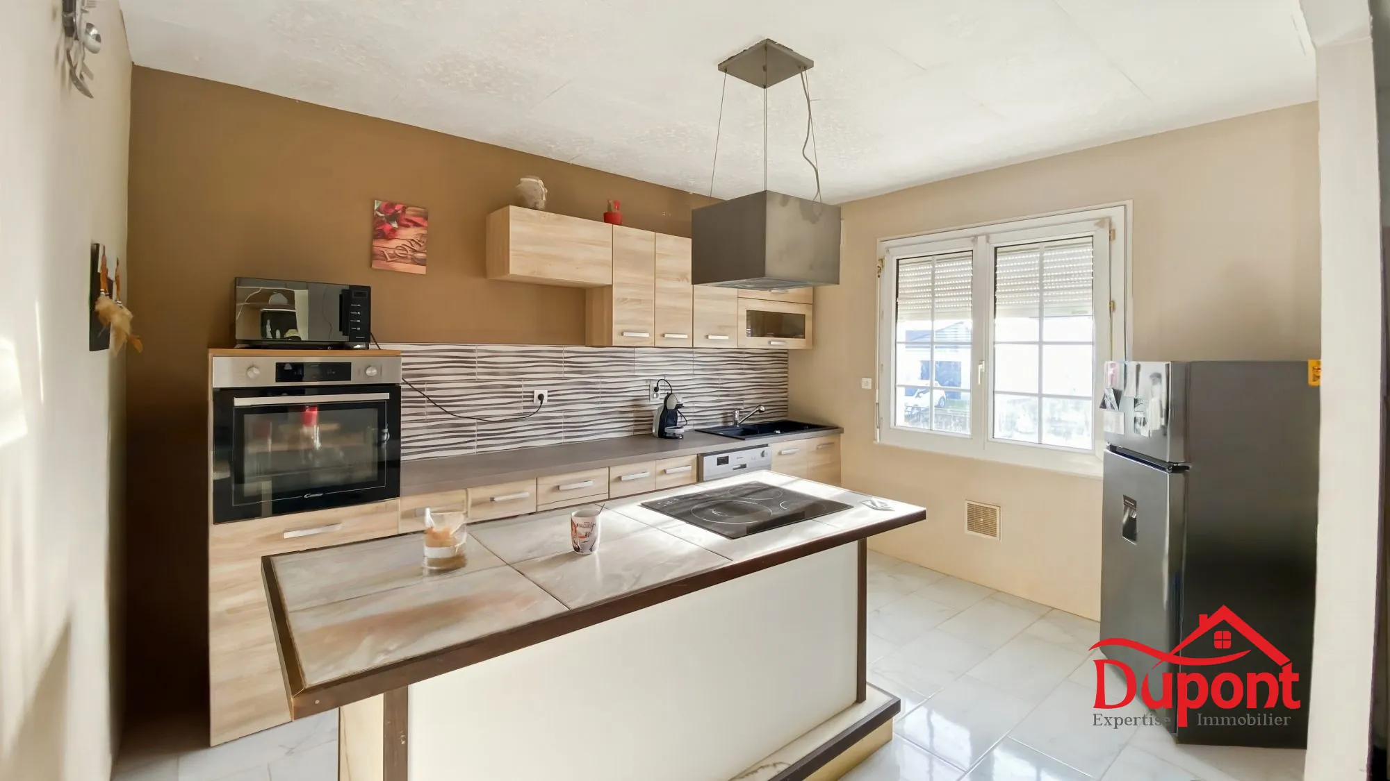 Belle maison traditionnelle rénovée avec jardin à Assencialeres