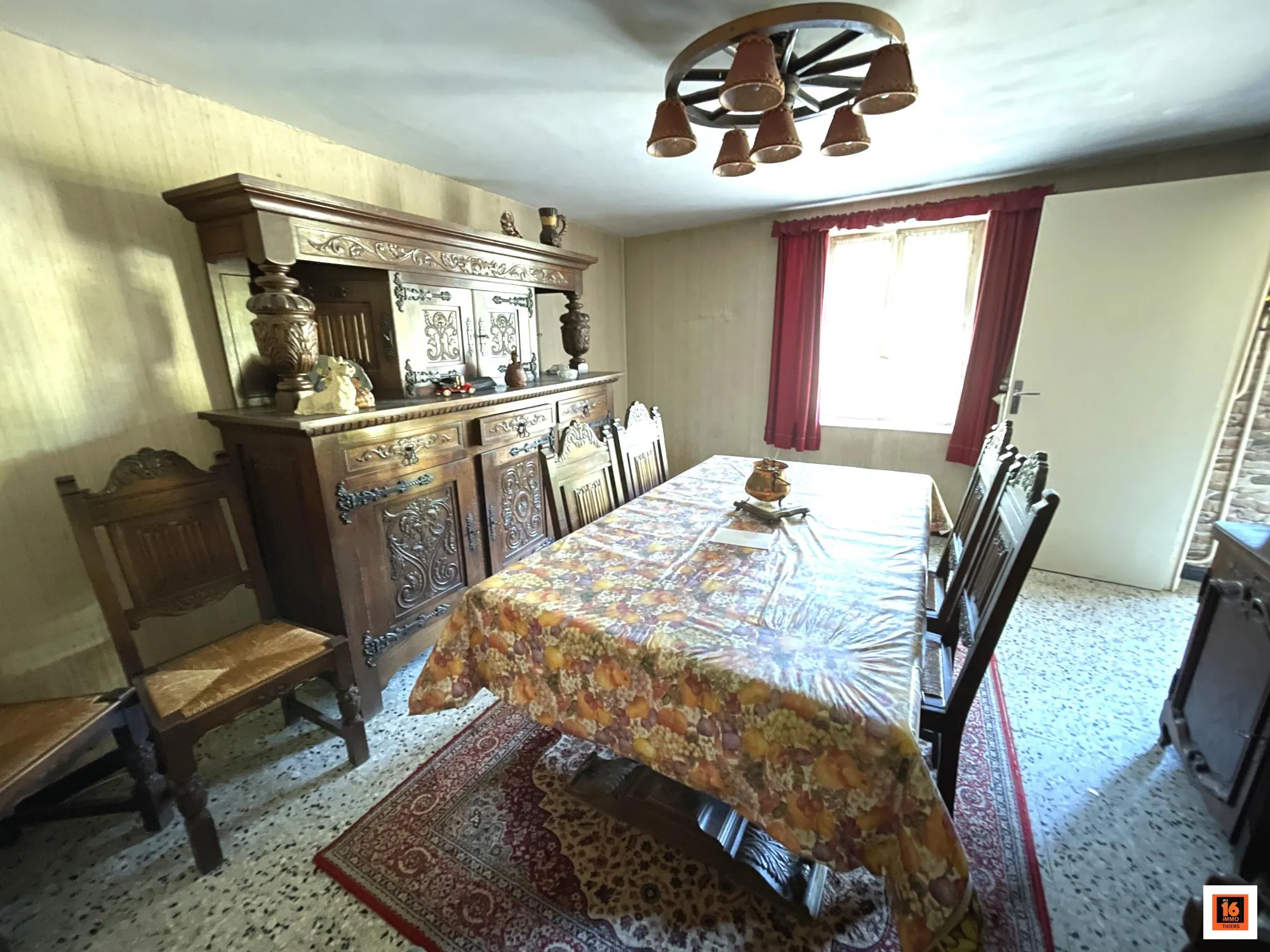 Maison en pierre à Viscomtat - Rénovation à prévoir, terrain arboré