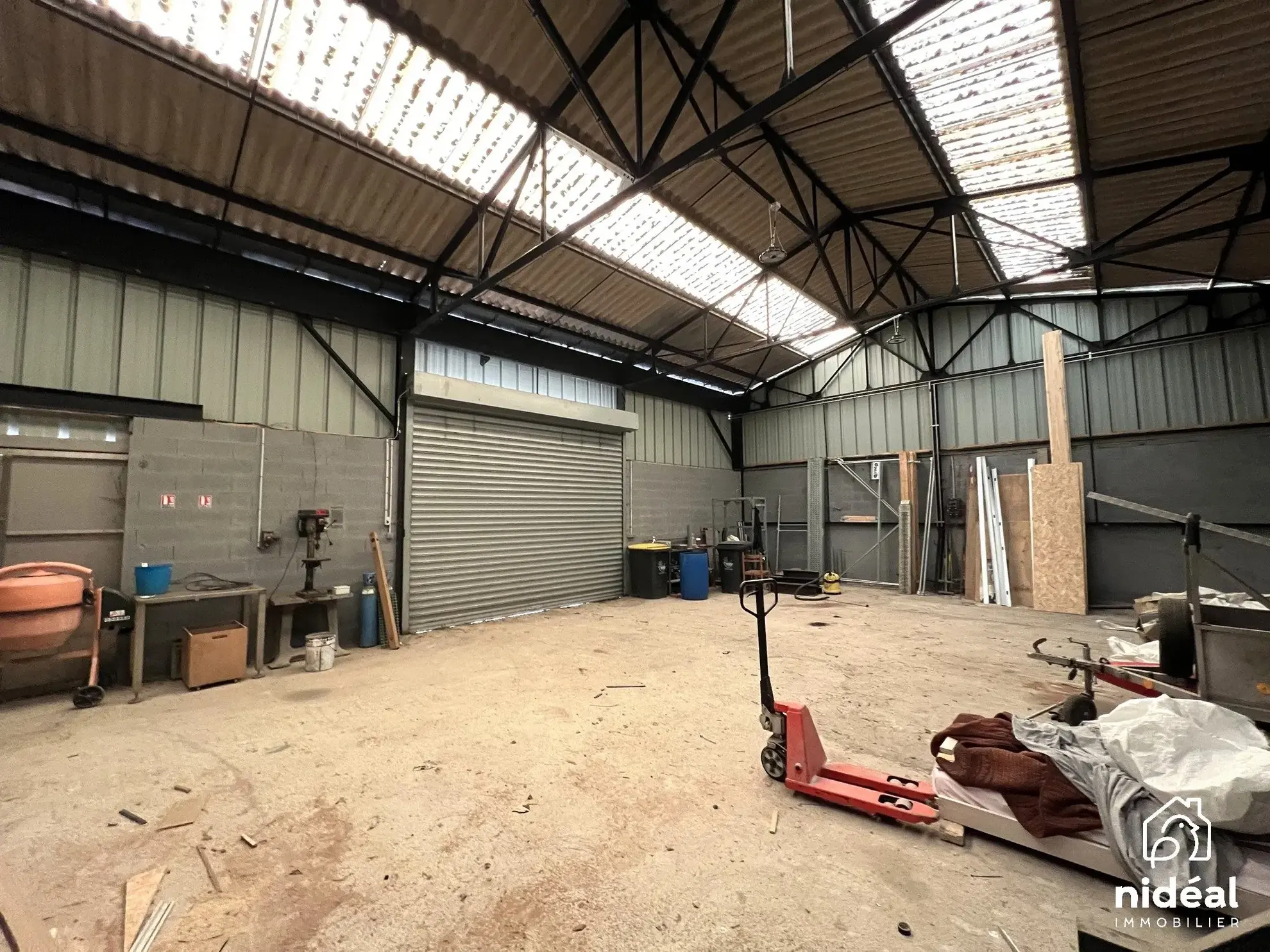 Entrepôt de stockage à Berlaimont avec extension possible - 128 000 € 