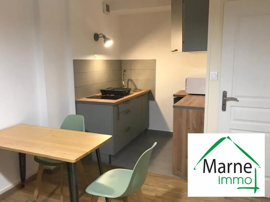 espace cuisine Studio meublé à vendre à Strasbourg - Dernier étage avec vue et proximité transports 