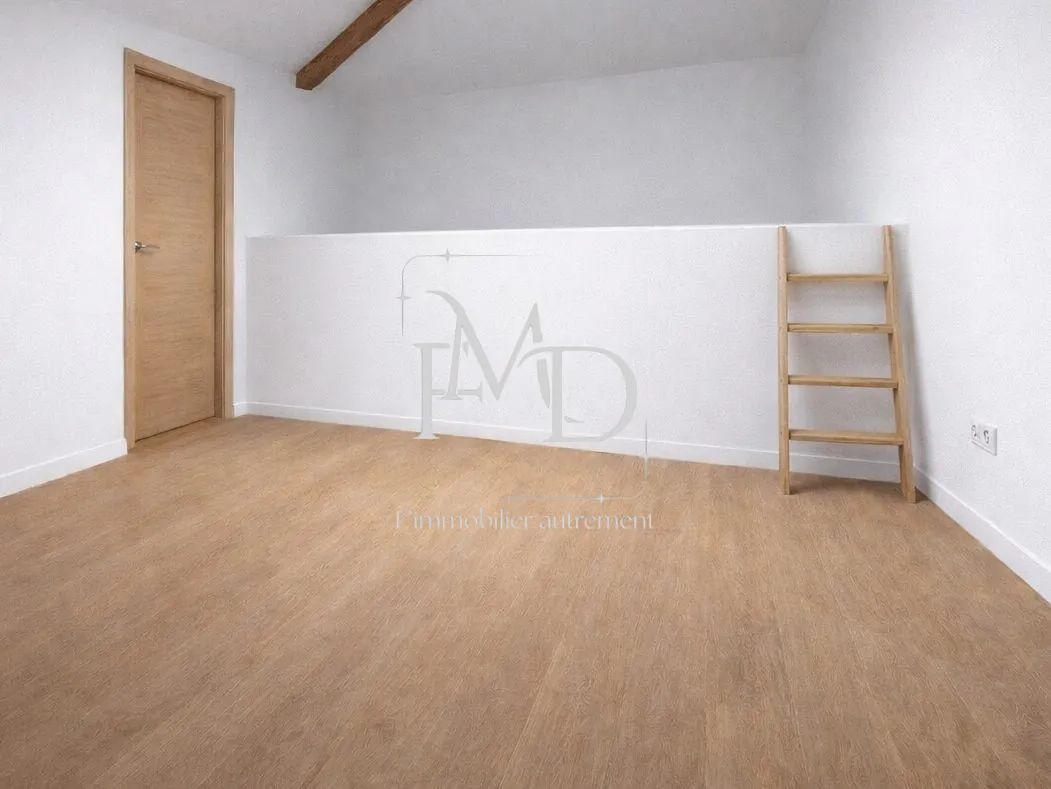 Chambre avec estrade Appartement atypique climatisé à Charmes avec terrasse et espace personnalisé 