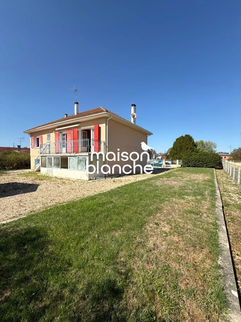 Charmante maison avec terrain constructible à Saint-Seurin-sur-l'Isle