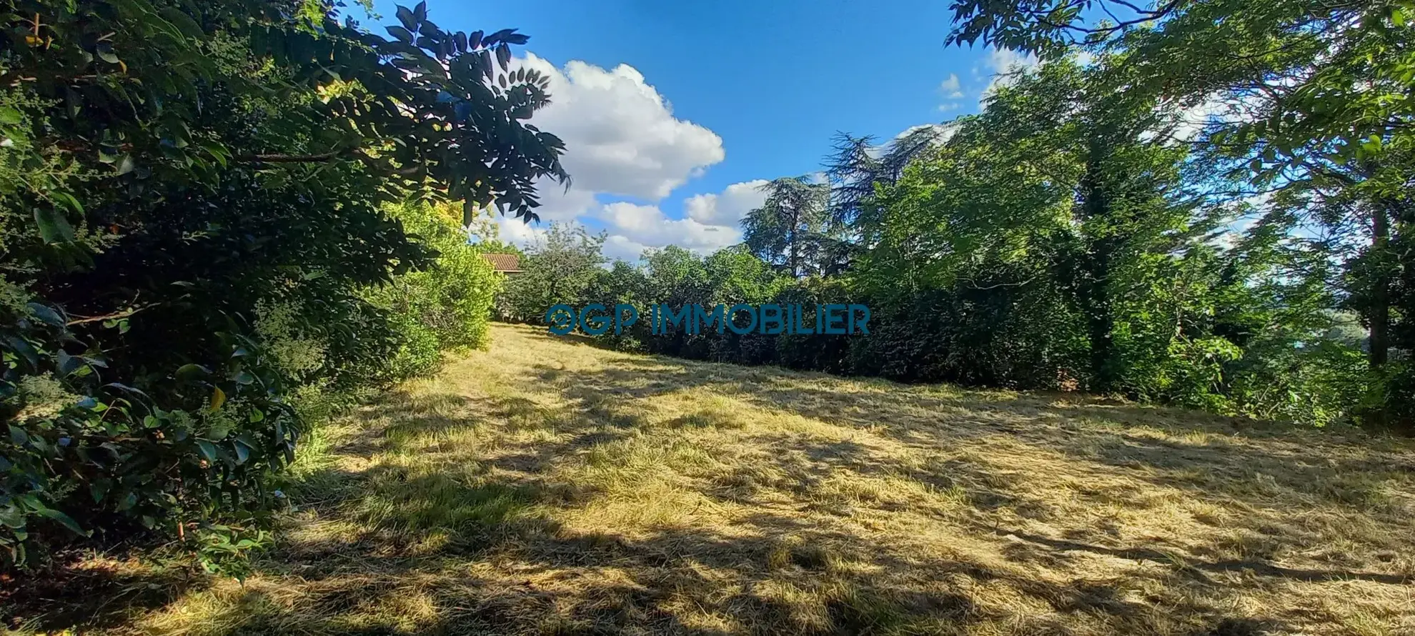 Terrain constructible à Castelnau d'Estrétefonds - 1263 m² avec emprise de 20% 