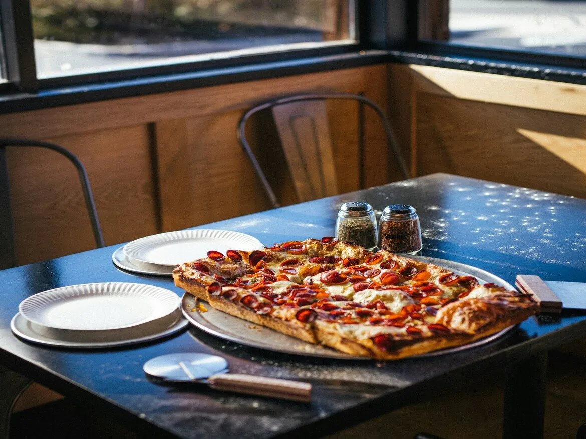 Pizzeria à vendre avec emplacement premium à Montagnes Neuchâtel 