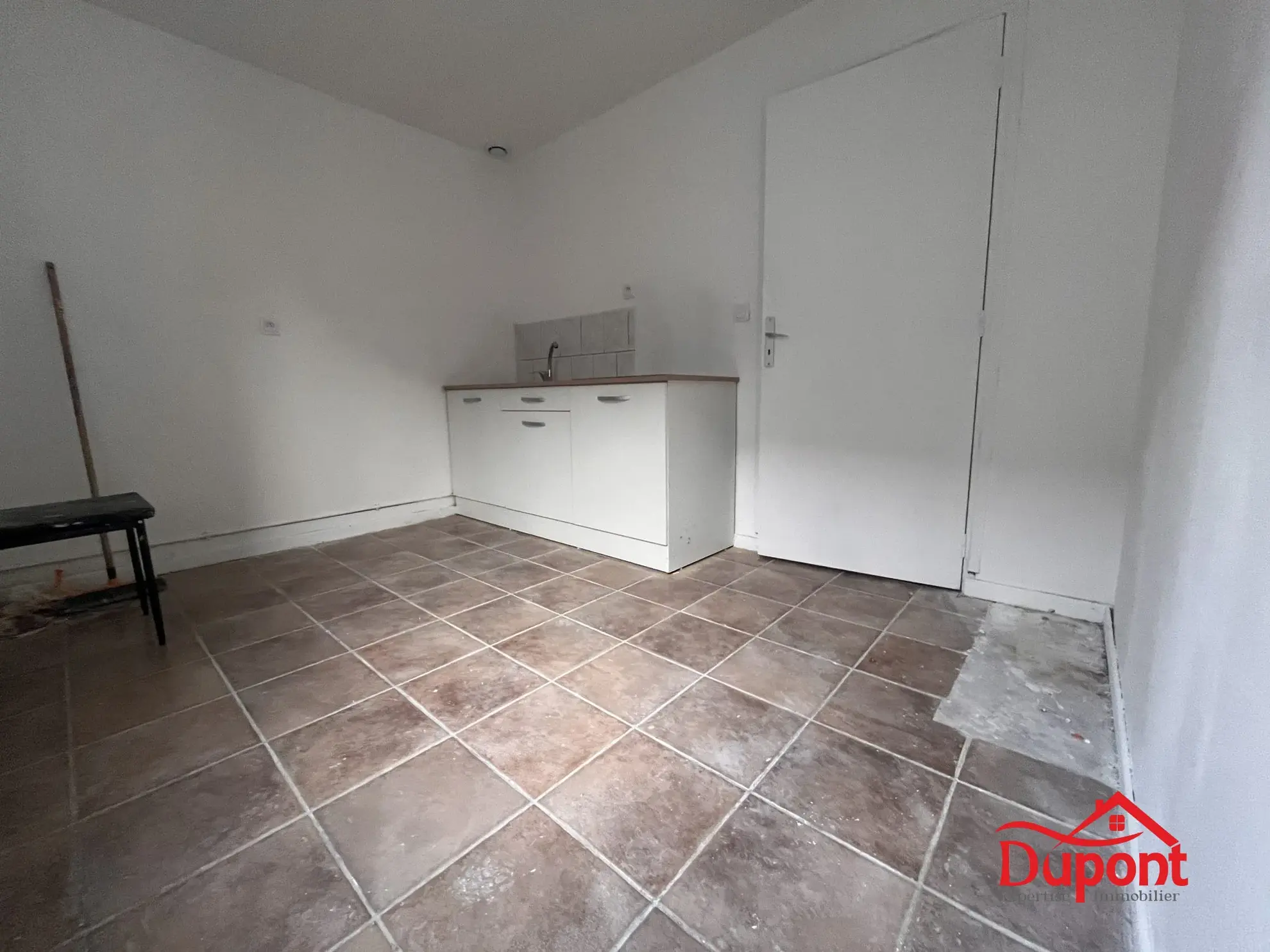 Opportunité d'investissement locatif à Denain avec revenu de 12 000 € par an 