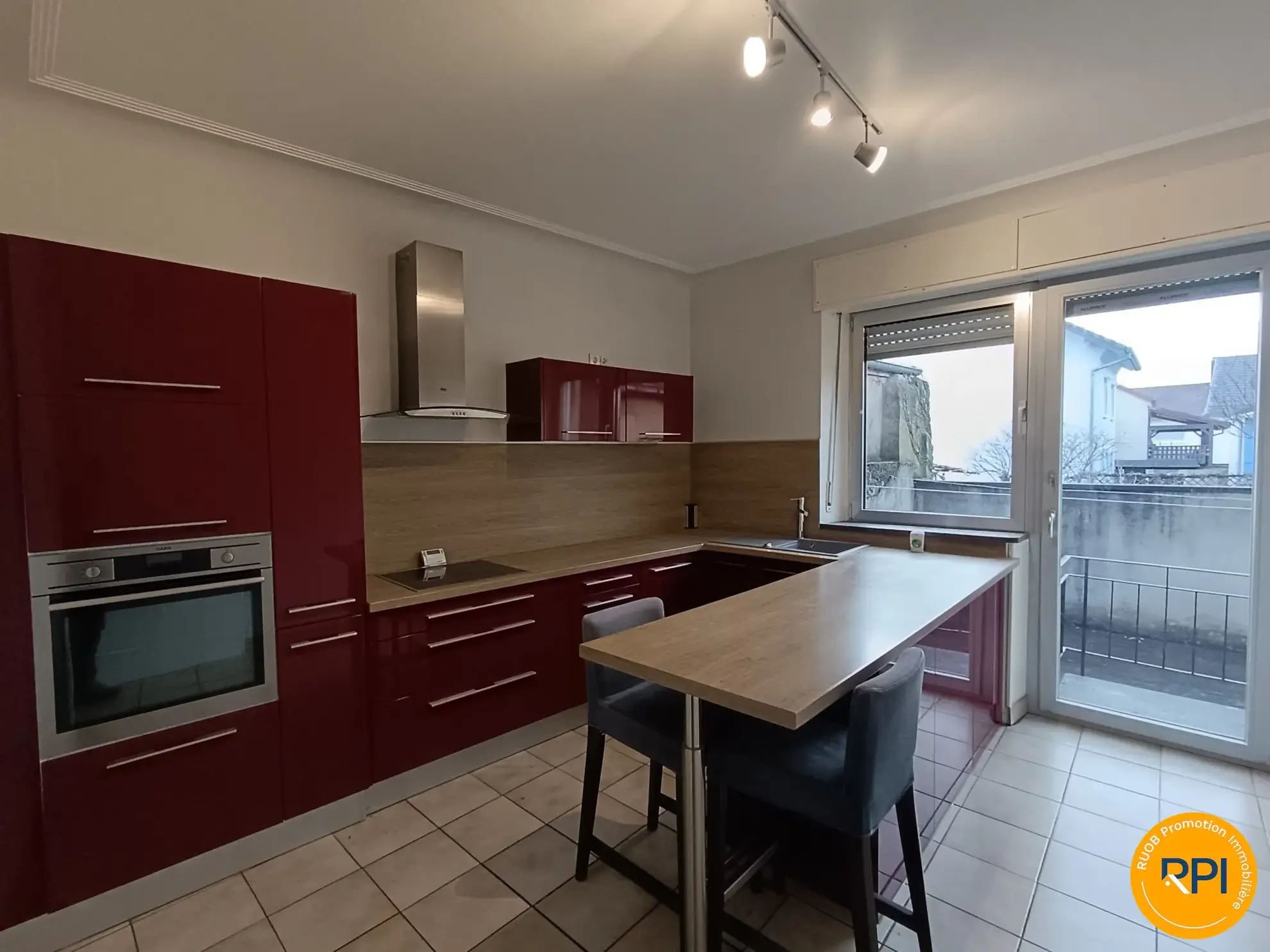 cuisine Maison à vendre à Spicheren avec jardin, garage et 4 chambres