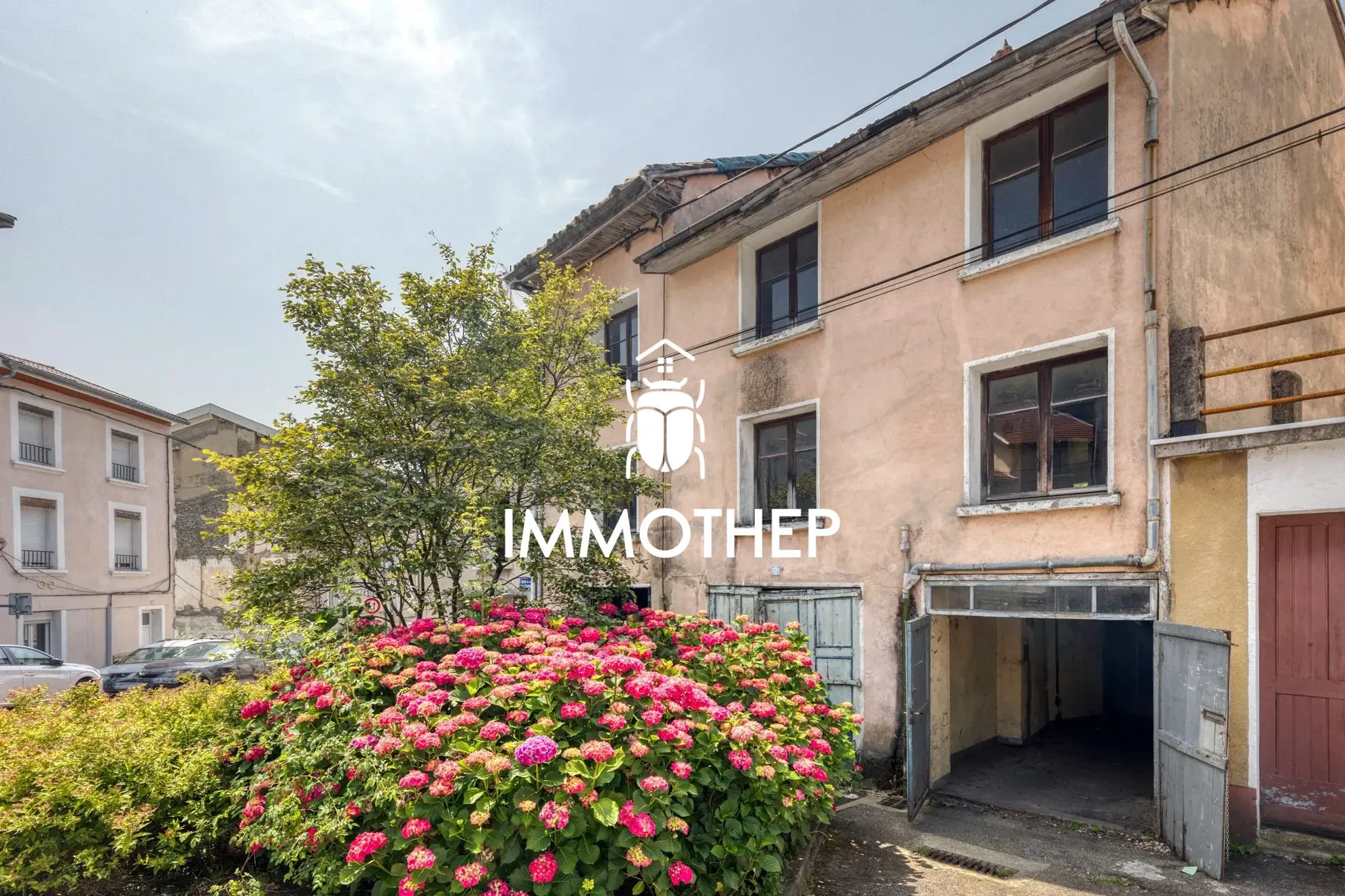 Maison à rénover de 180 m² à Voiron, potentiel d'aménagement, idéal investisseur ou résidence