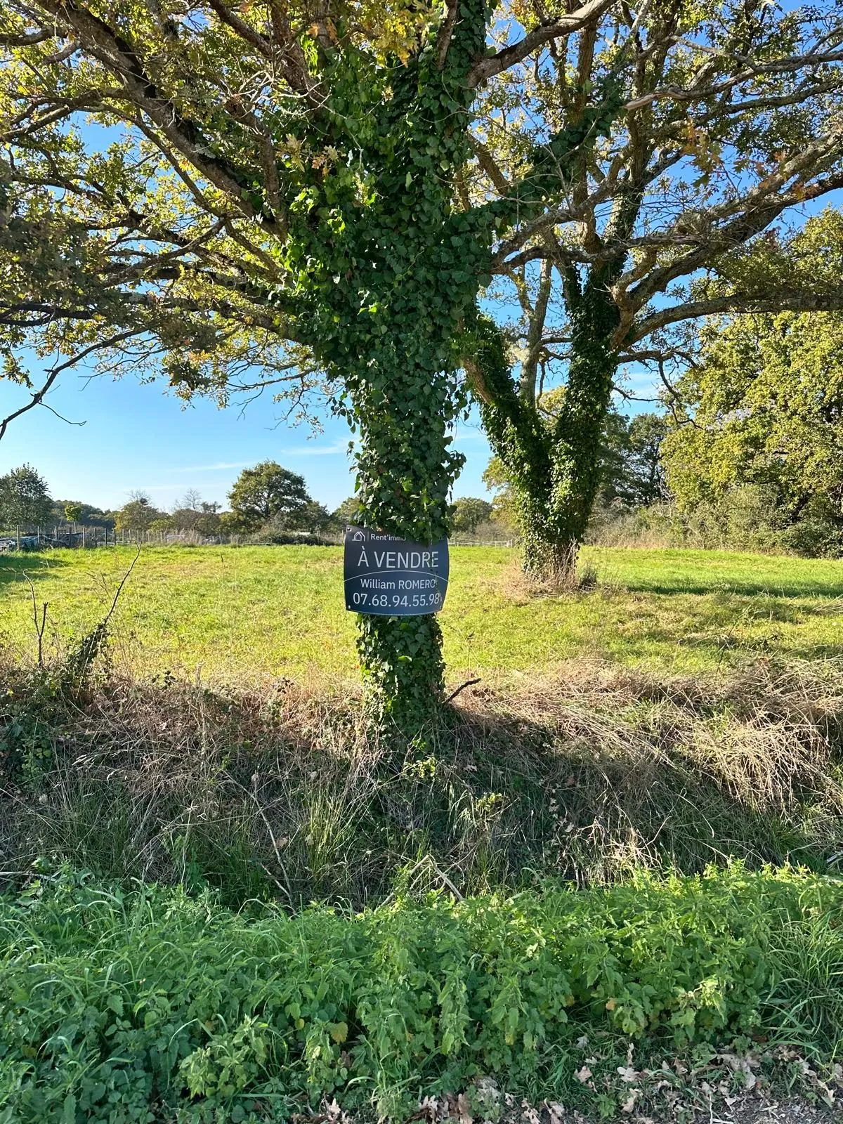 Terrain constructible de 1338 m² à Saint Lyphard avec toiture en chaume obligatoire