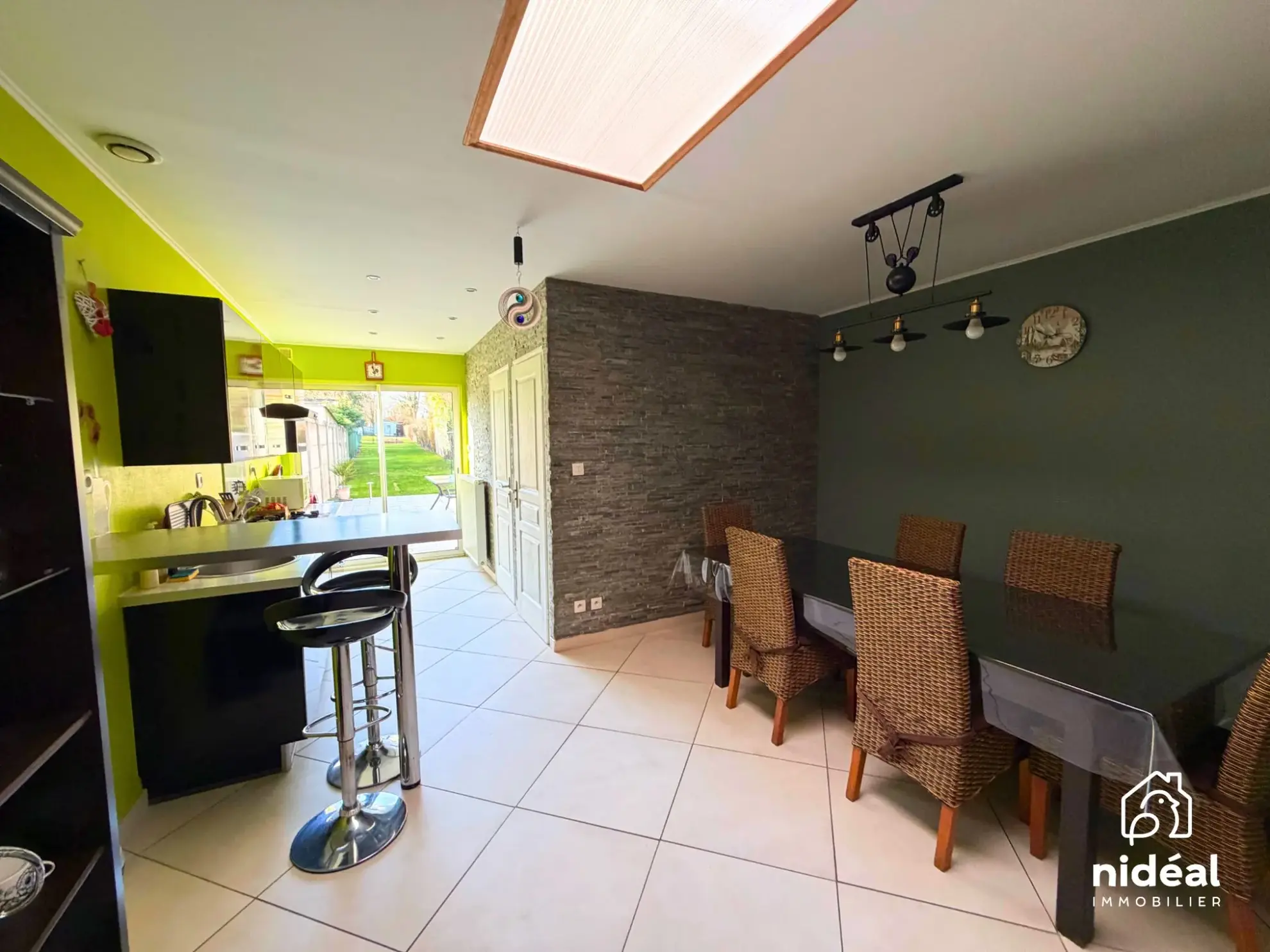 Maison rénovée à vendre à Sebourg de 106 m² avec terrasse et jardin 