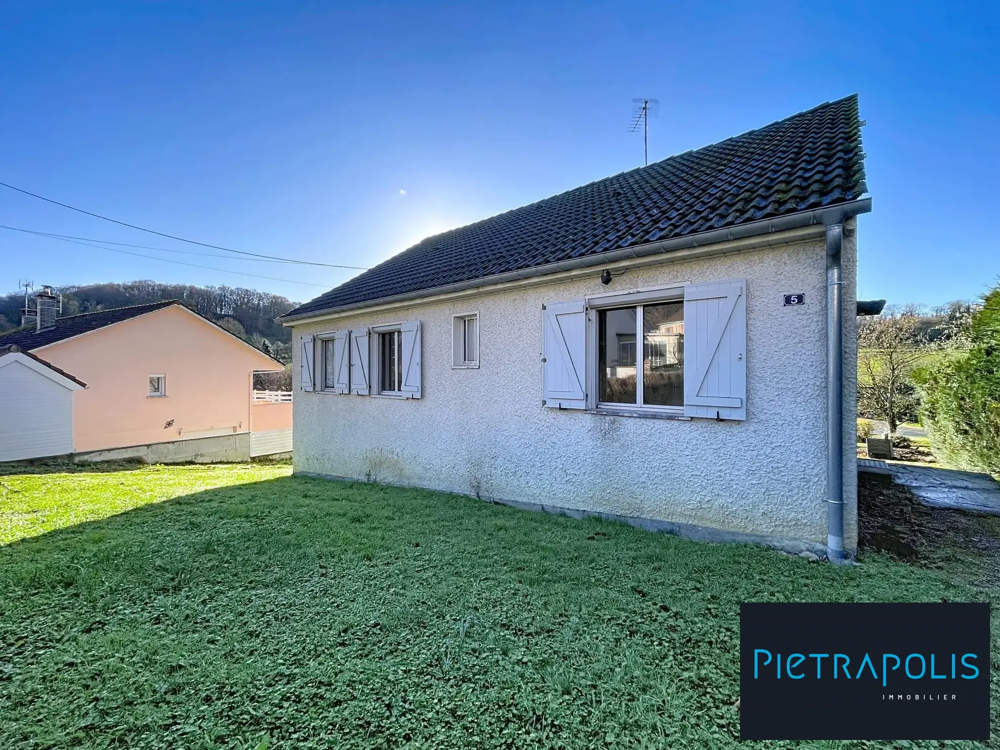 Maison à vendre à Thivet avec 3 chambres et jardin arboré 