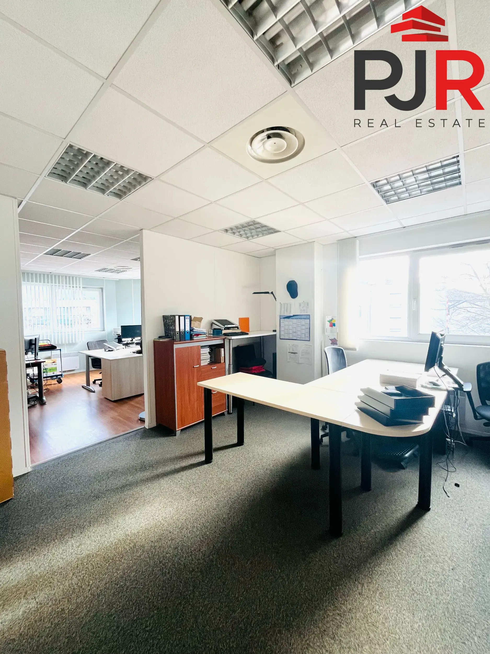 À vendre bureaux lumineux et aménagés de 90 m² à Vandoeuvre-lès-Nancy 